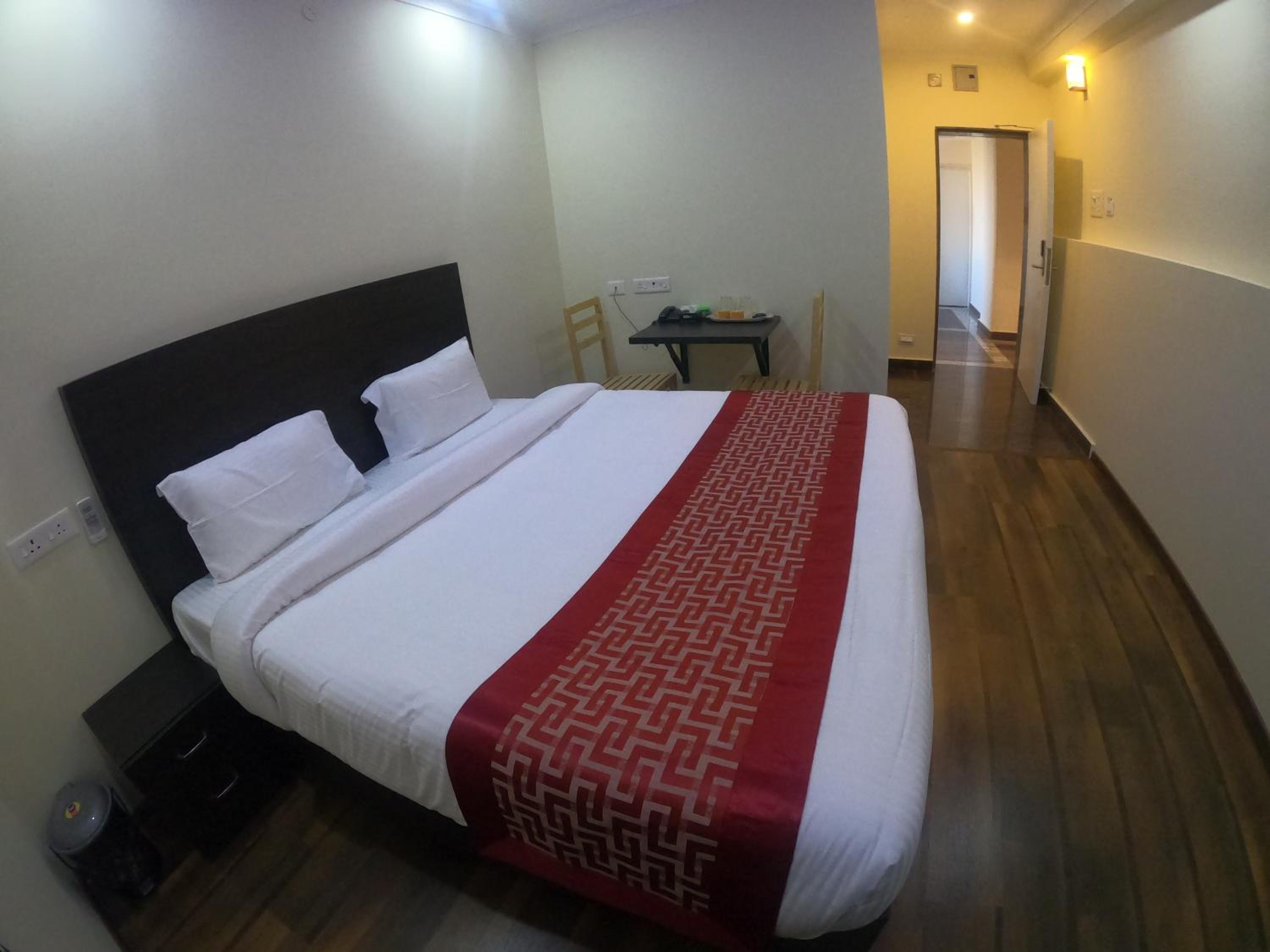 Standard Double Room - Photo 2