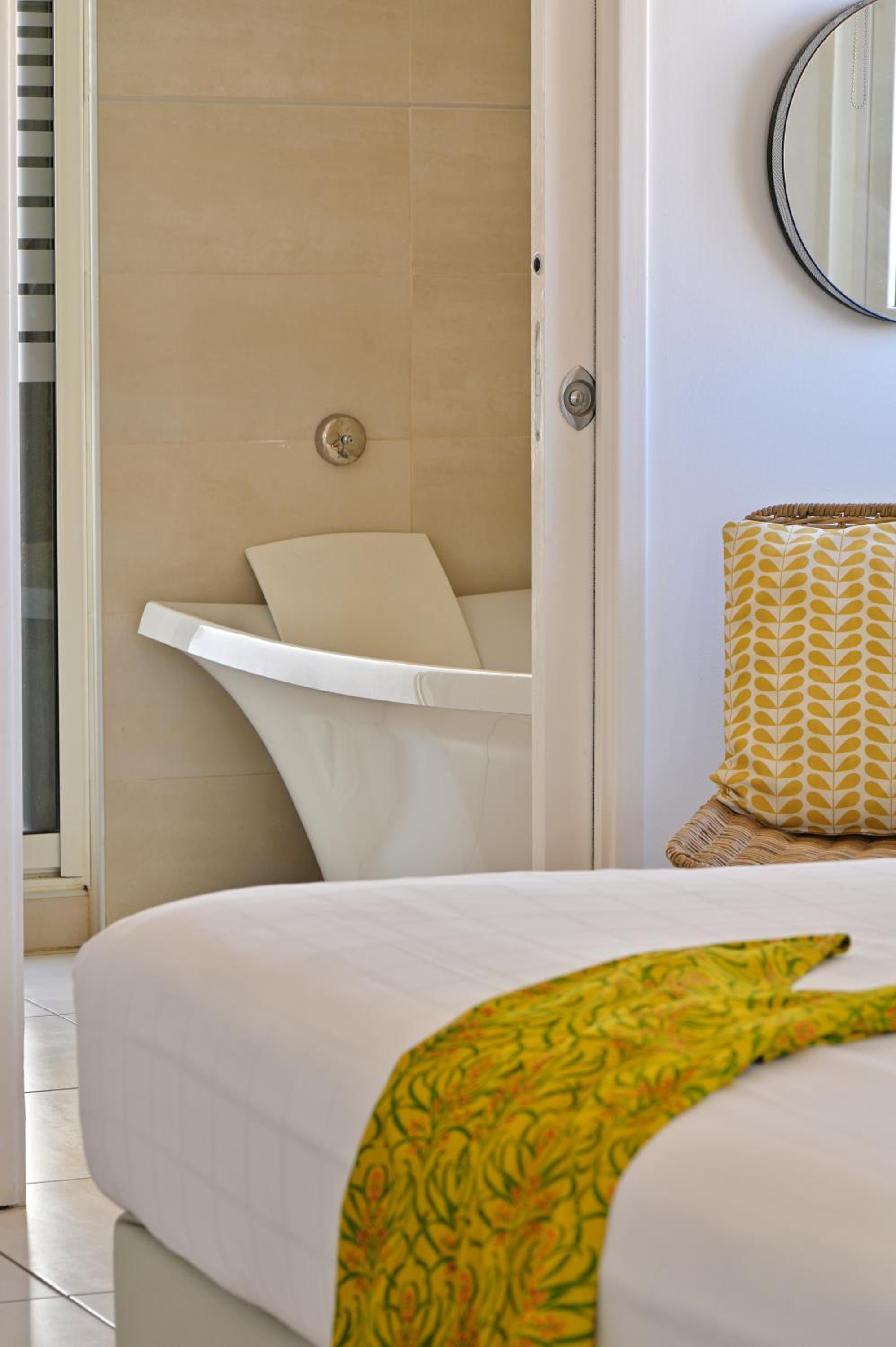 Panoramic sea view suite with jacuzzi - Photo 10