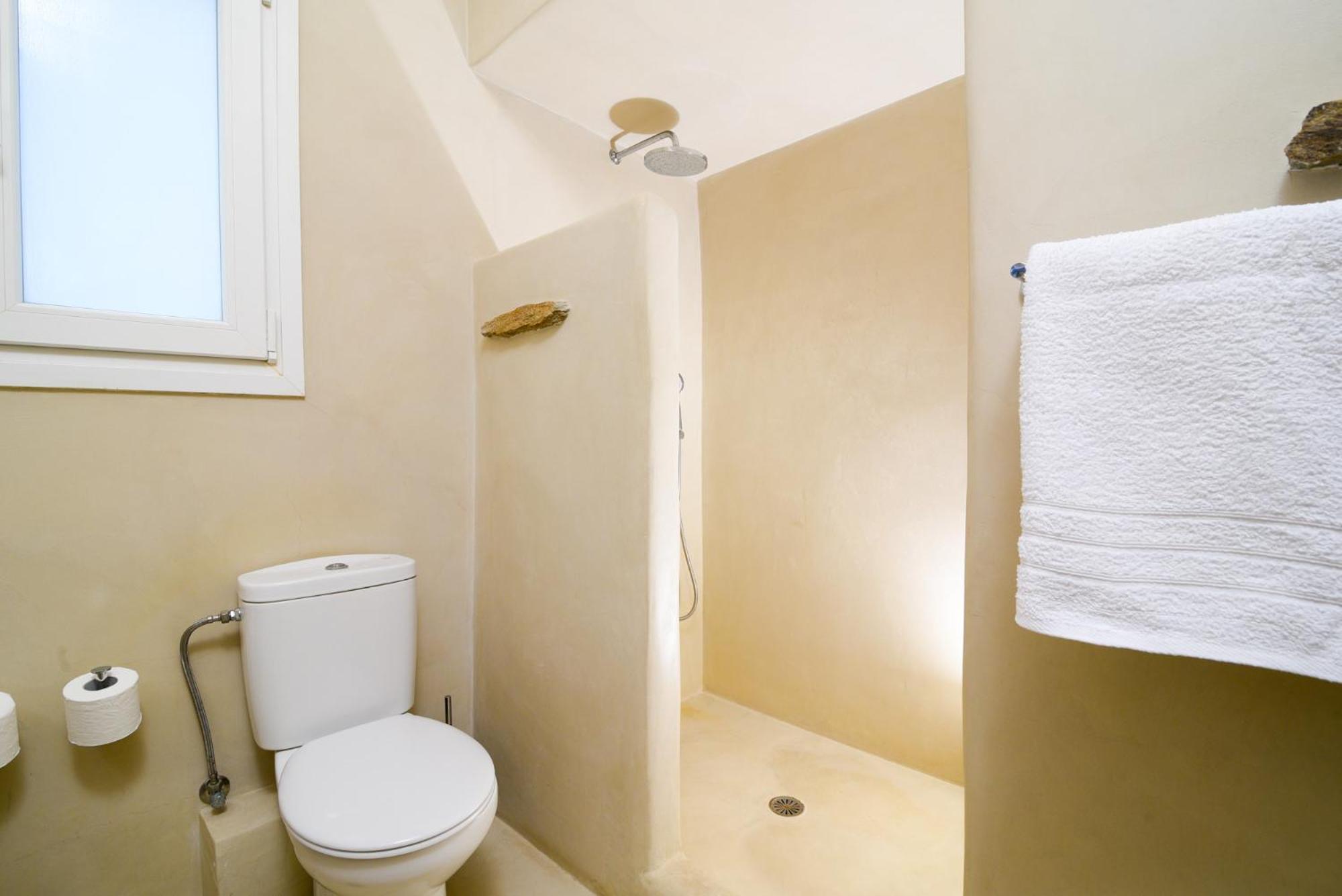 Two-Bedroom Suite - Photo 10