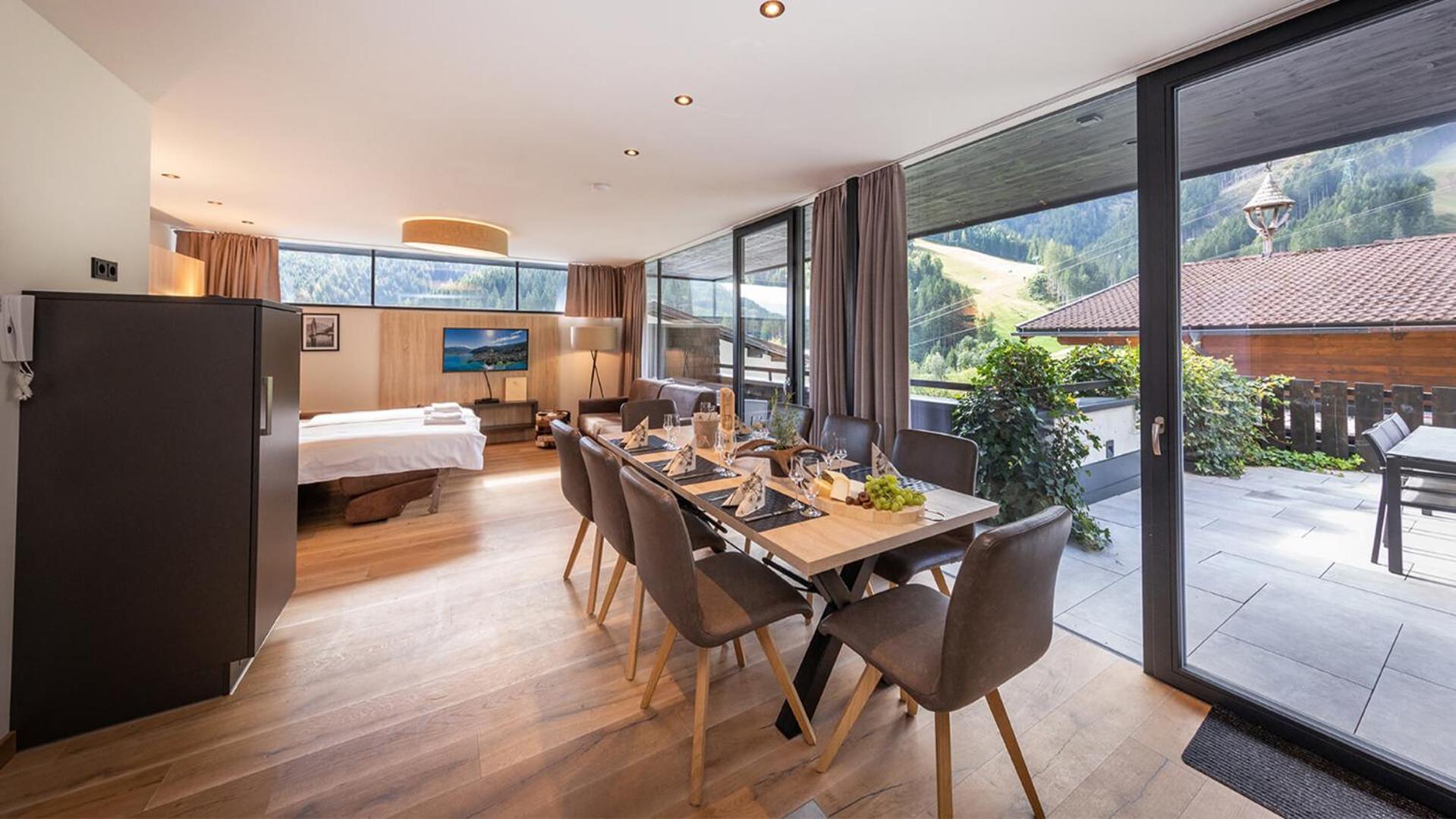 Deluxe Two Bedroom Apartment