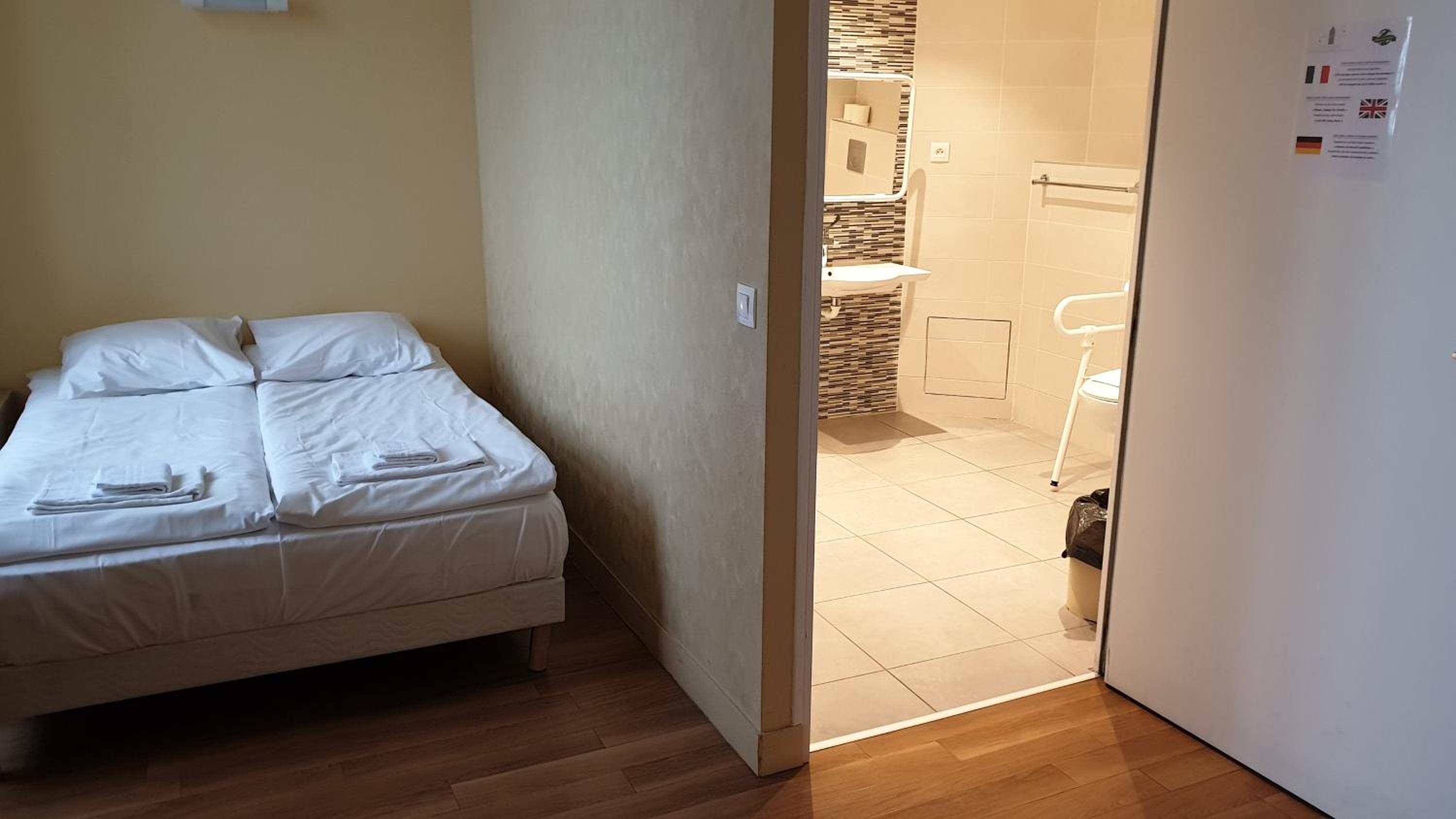 Triple Room - Disability Access - Photo 4