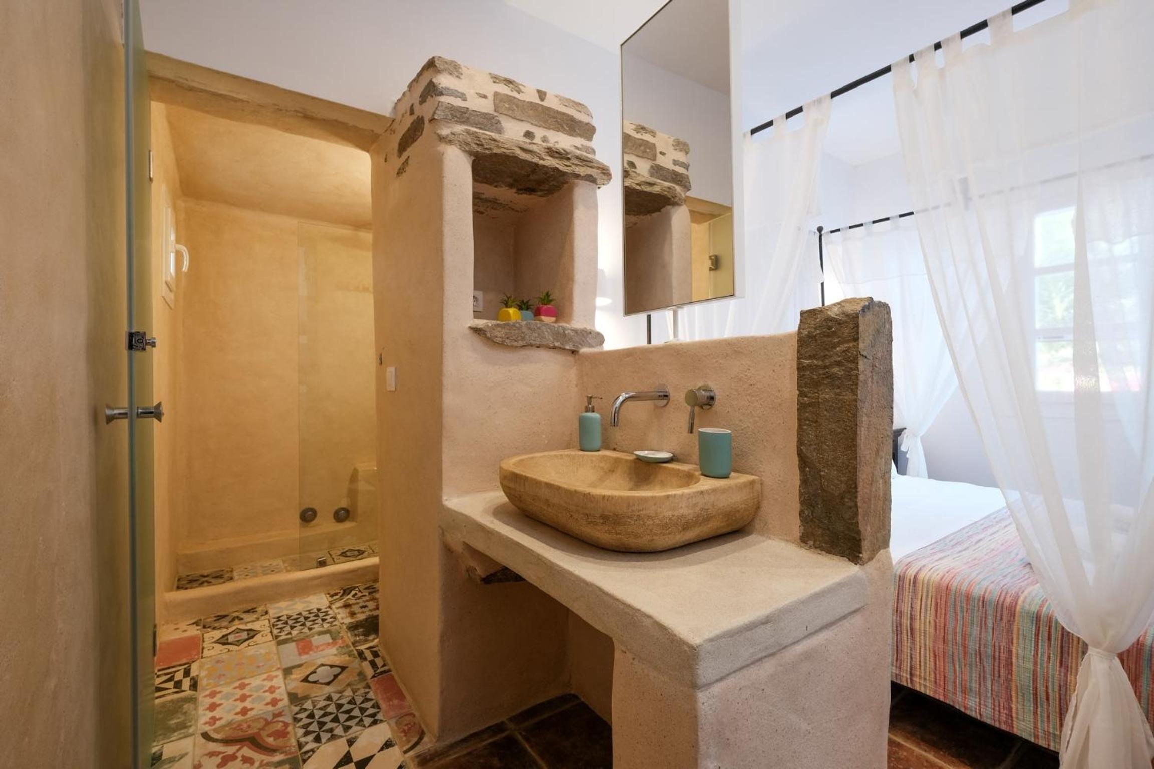 Two-Bedroom Suite - Photo 18