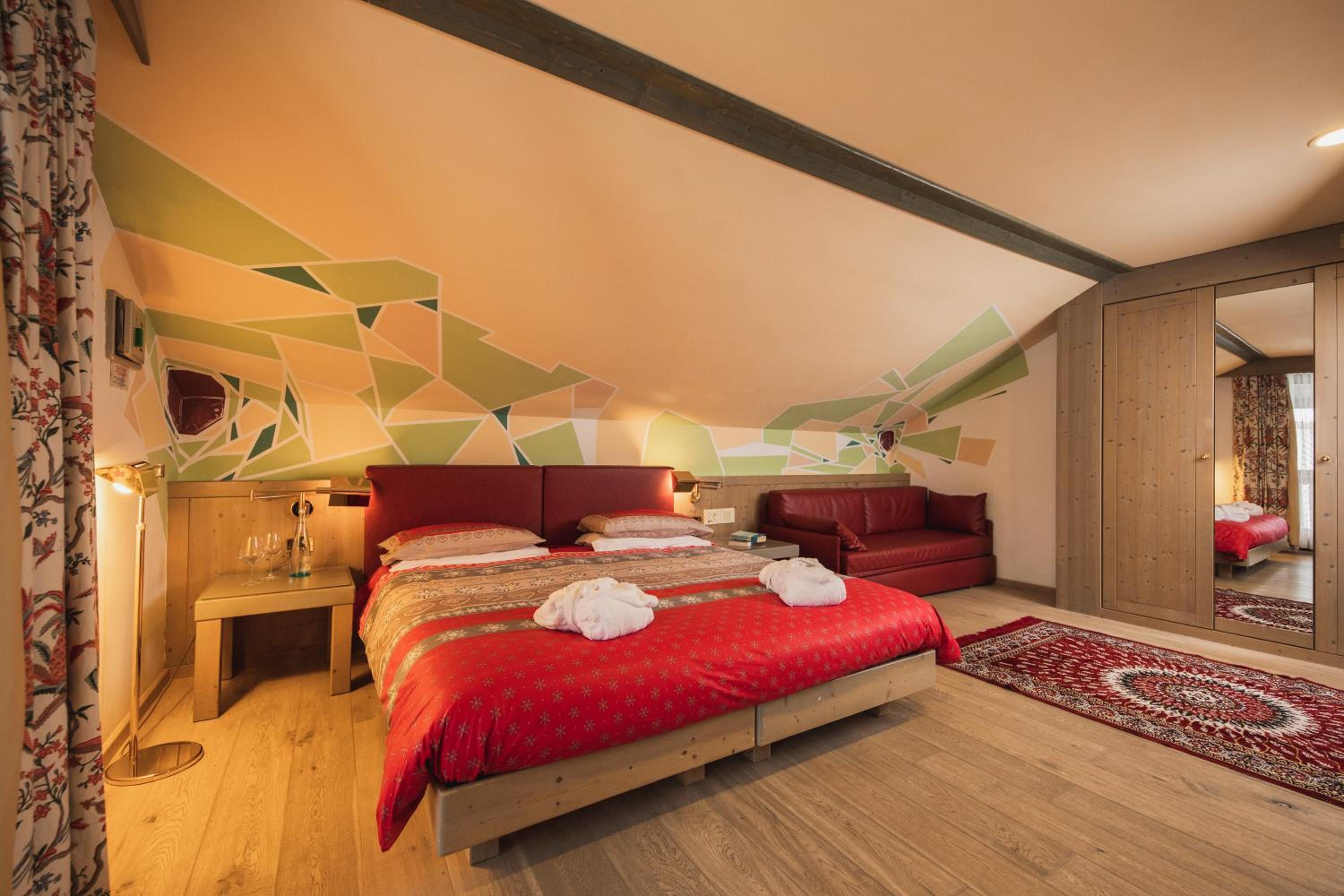 Double or Twin Room with Balcony - Photo 11