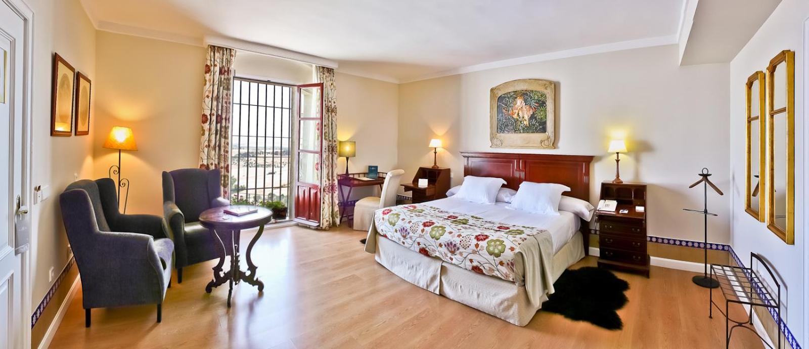 Suite - Photo 1