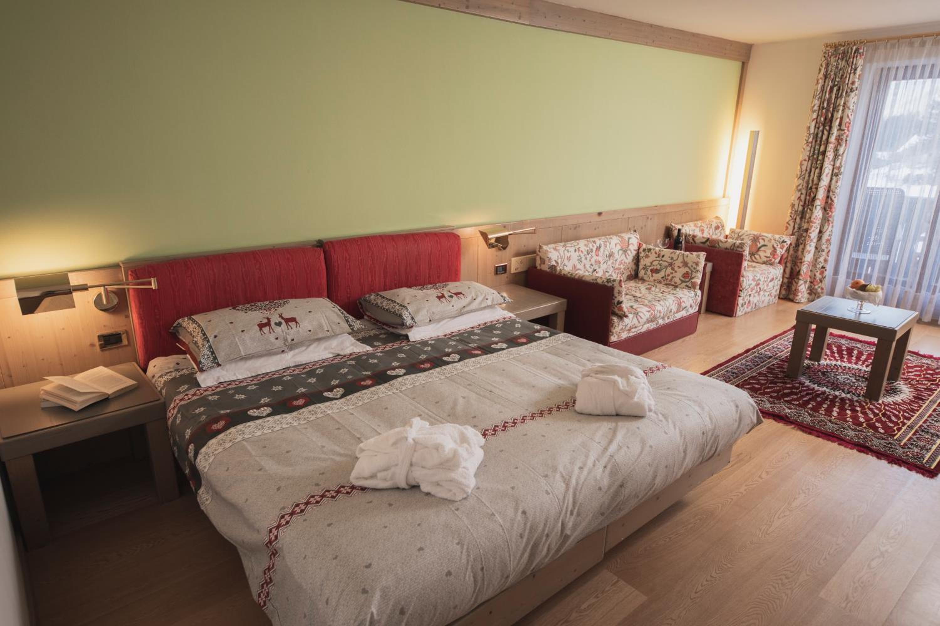 Deluxe Room - Photo 3