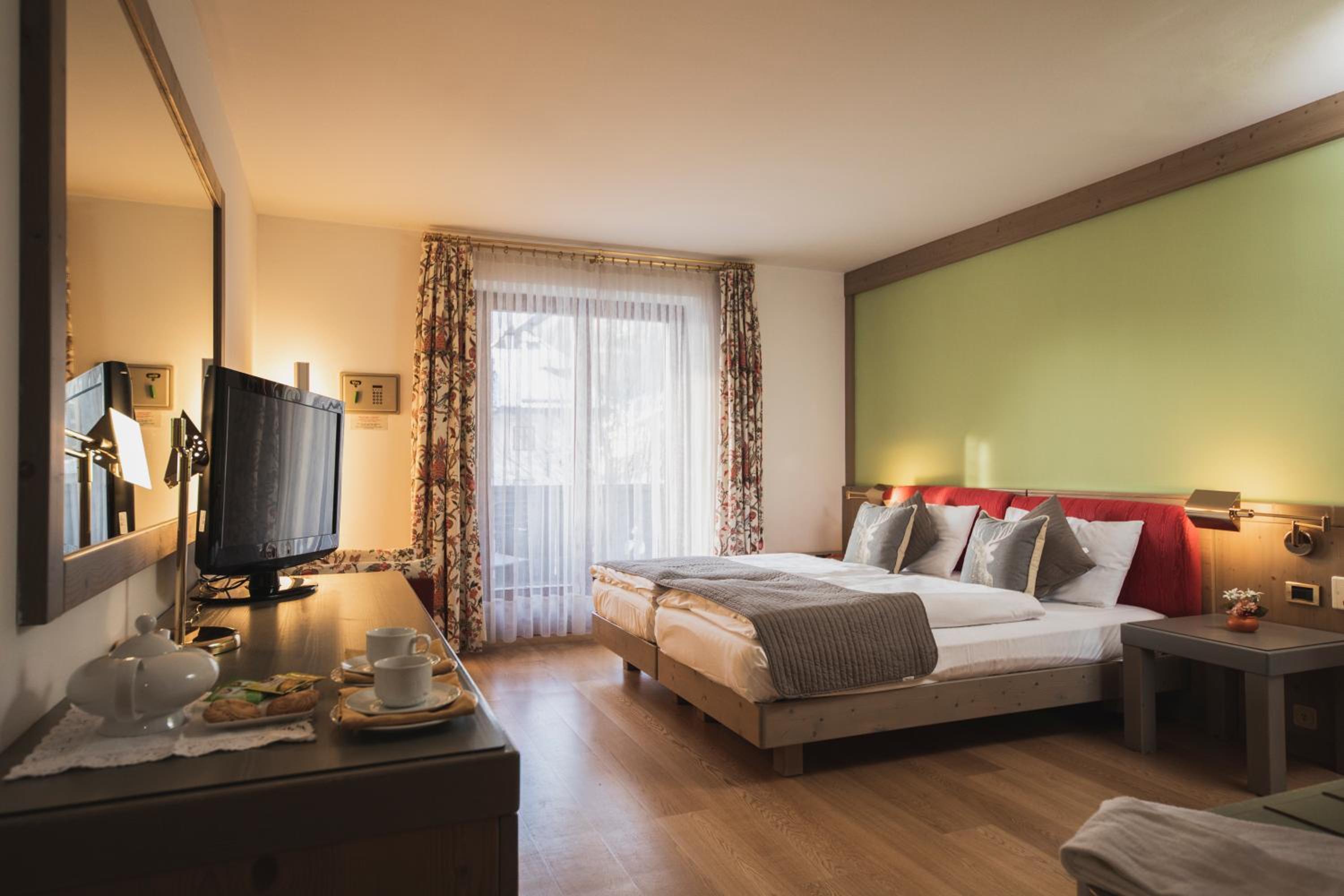 Deluxe Room - Photo 8