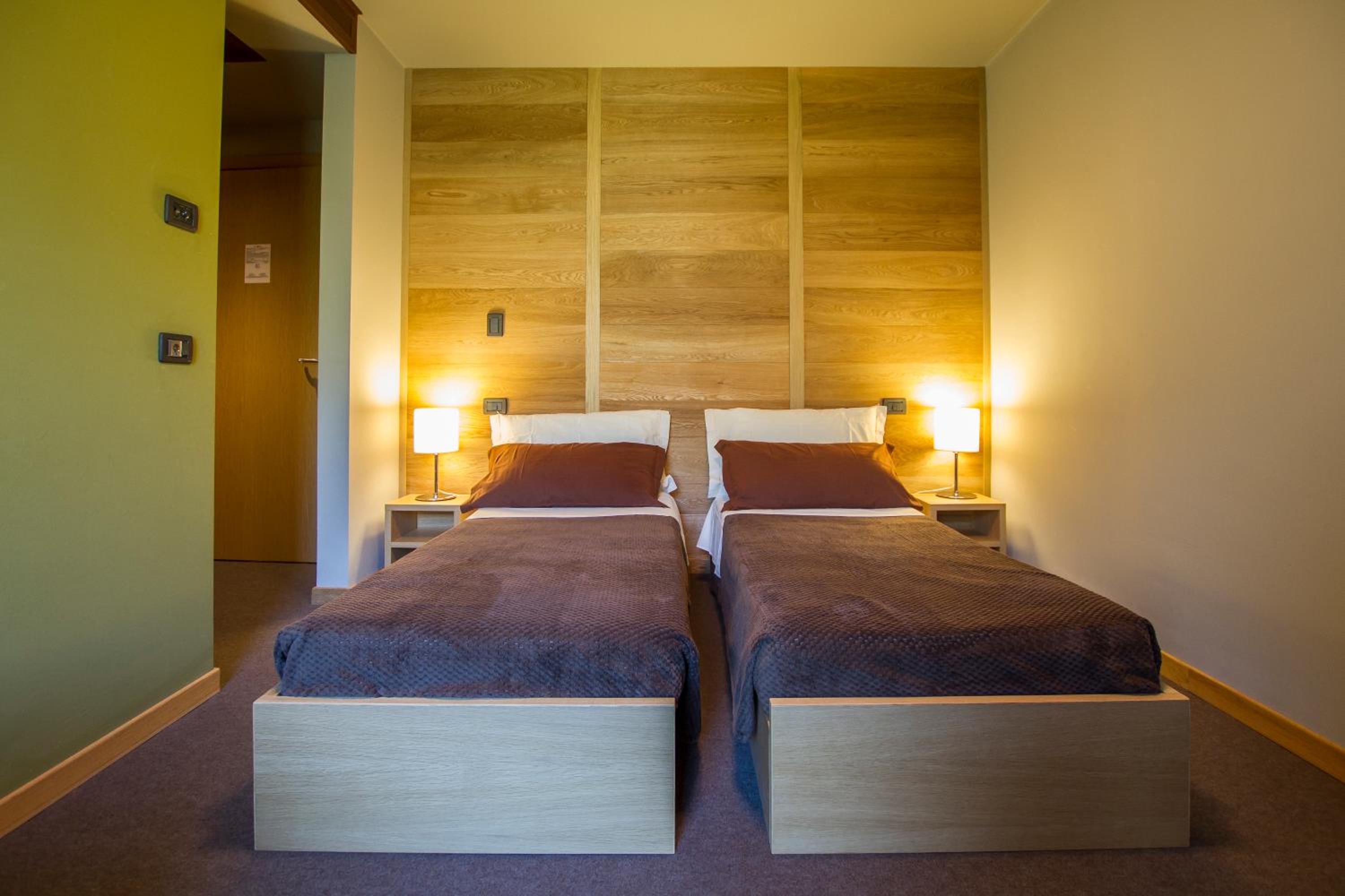 Twin Room - Photo 2