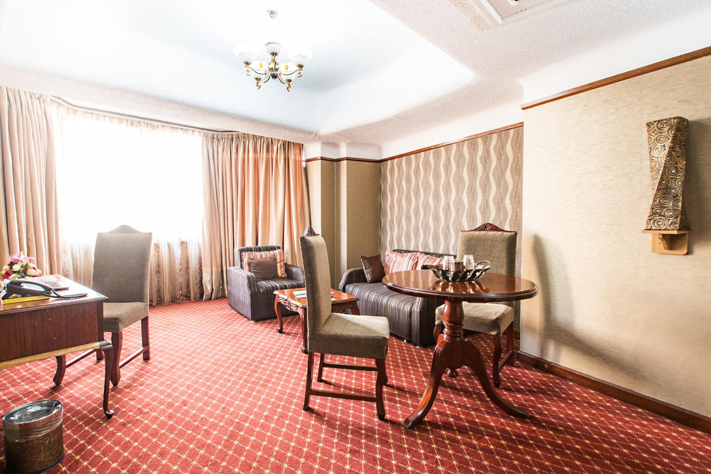 Panoramic Suite - Photo 19