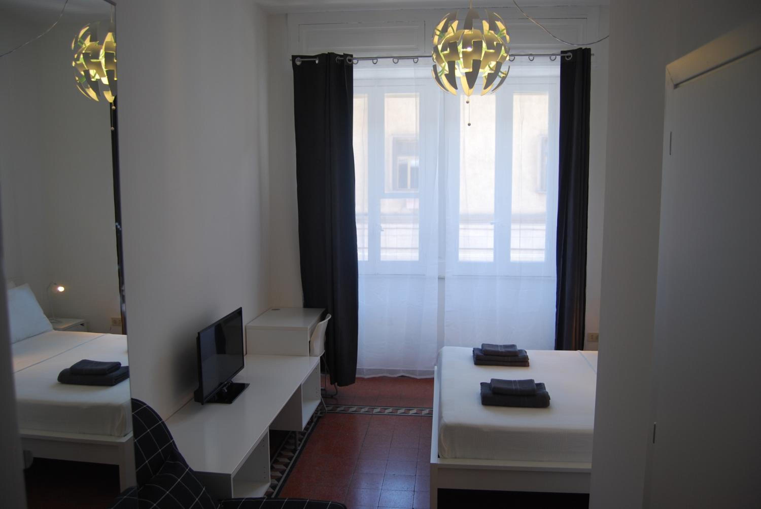 Double Room - Photo 4