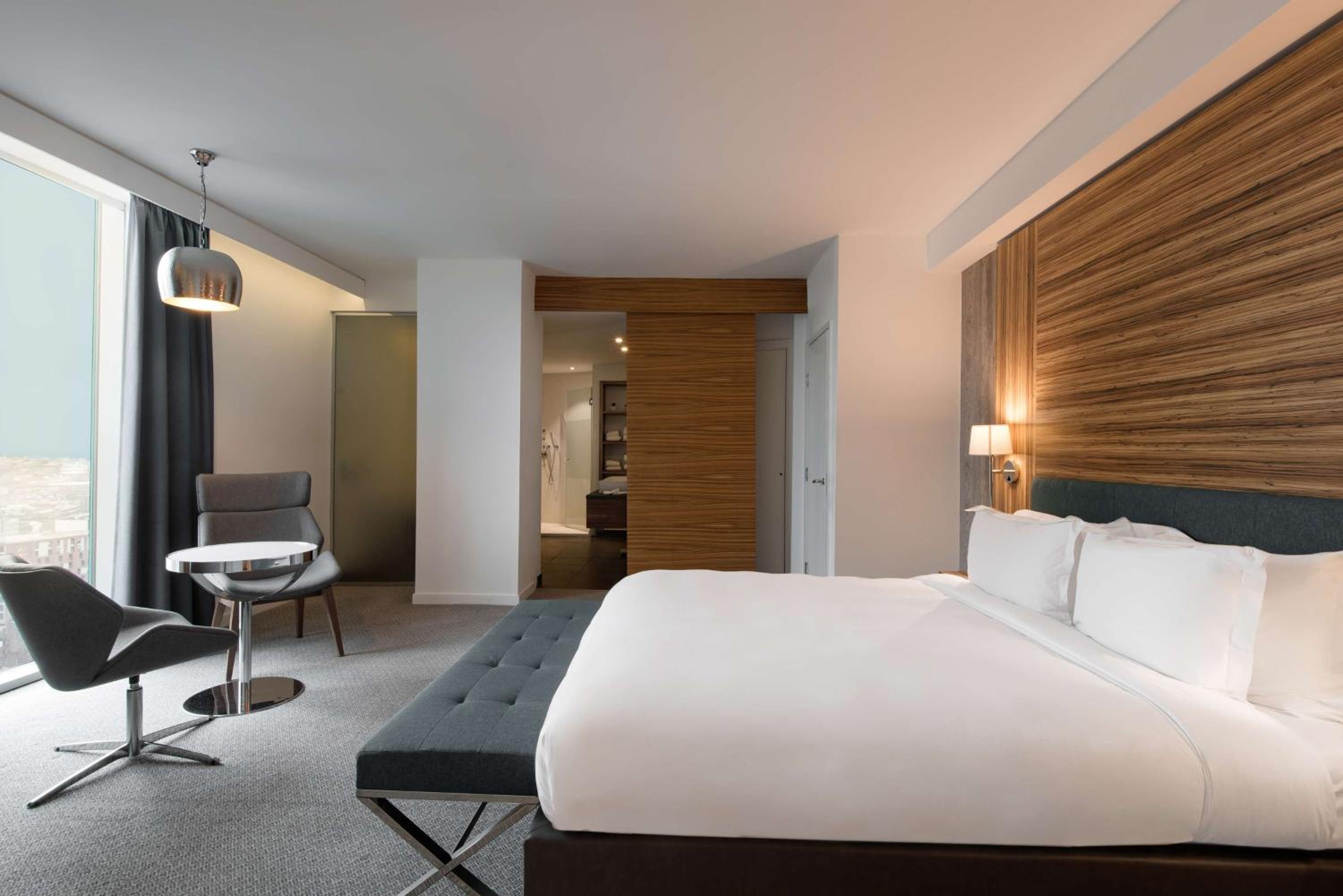 Presidential Suite with City View photo 3