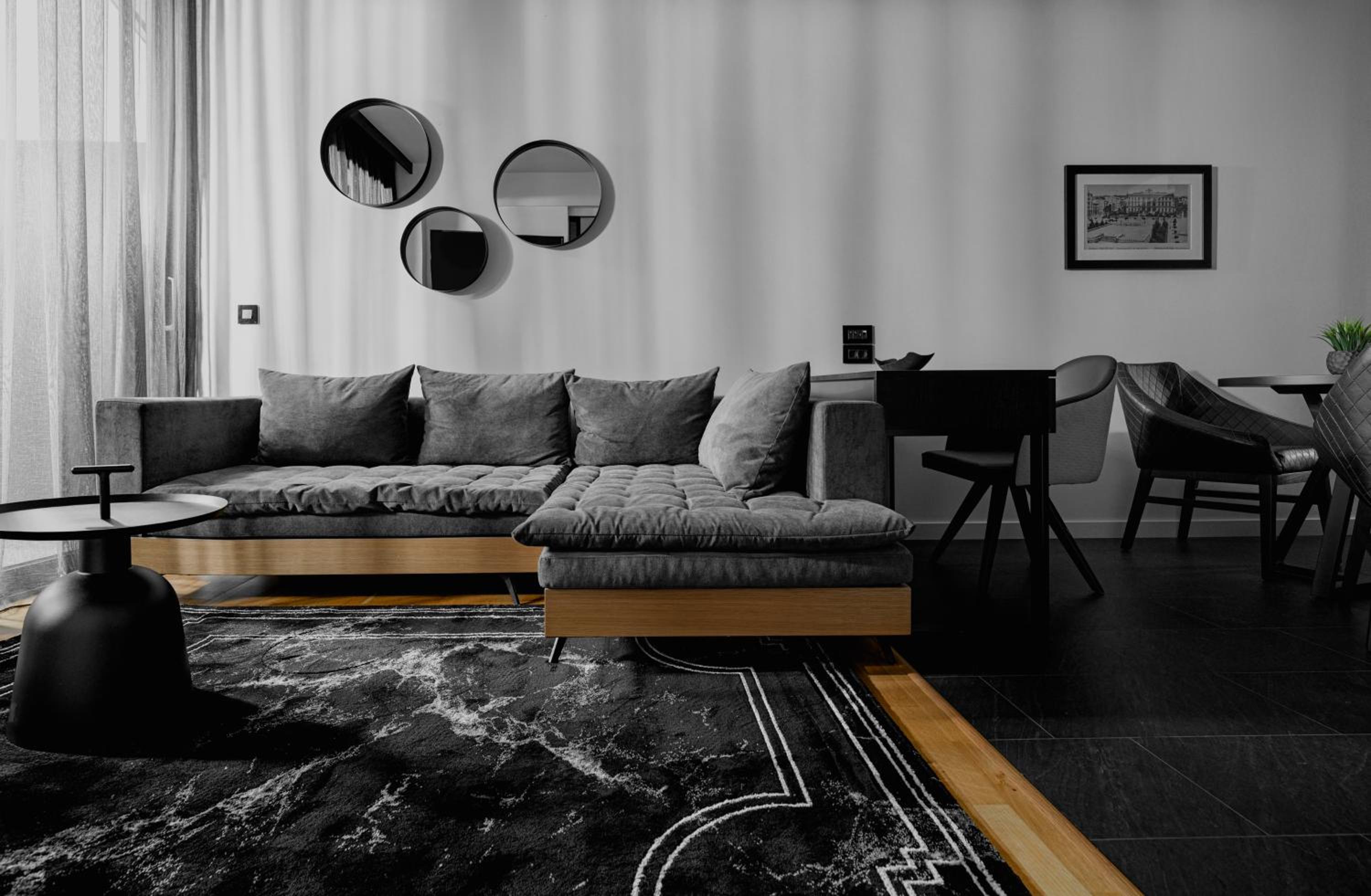 Executive Suite - Photo 10