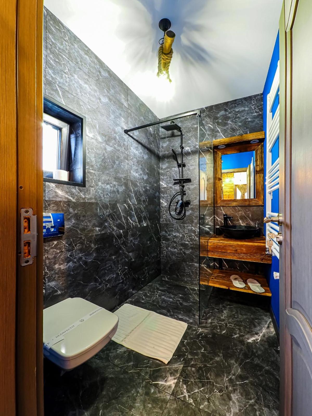 Deluxe Bungalow - Photo 16