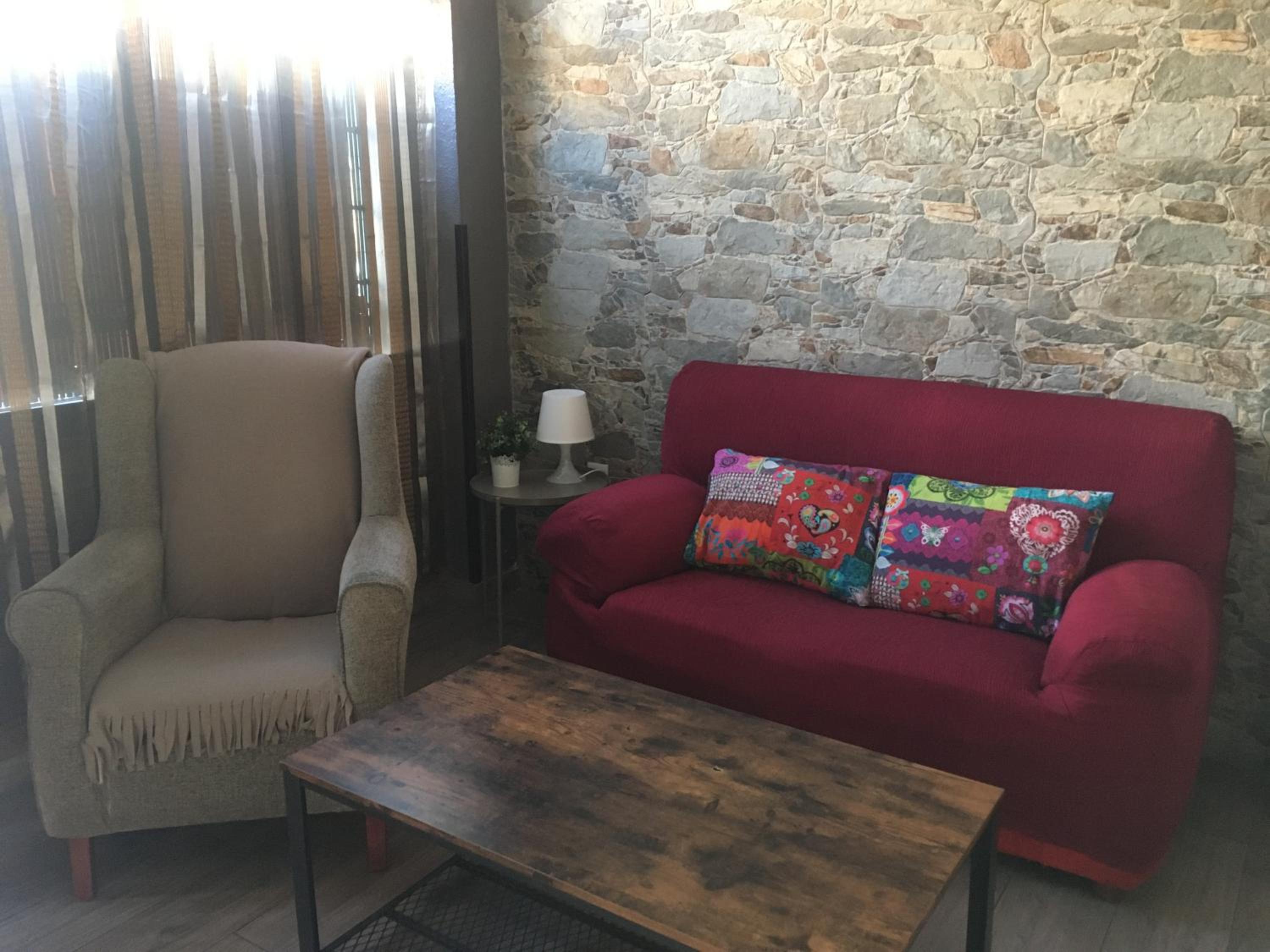 One-Bedroom Apartment - Photo 8