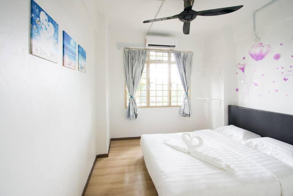 Three-Bedroom Apartment photo 3
