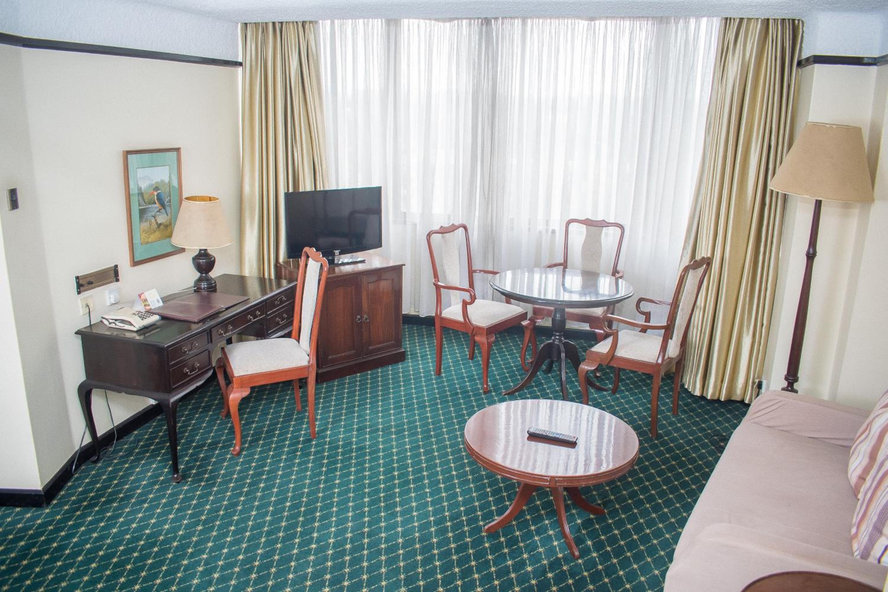 Suite with Balcony - Photo 14