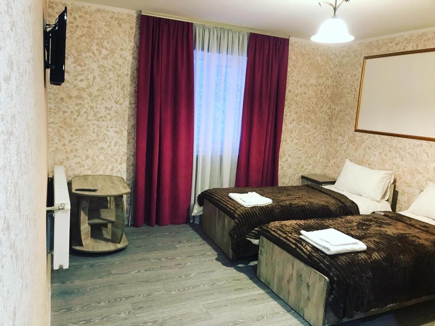 Large Double or Twin Room photo 2
