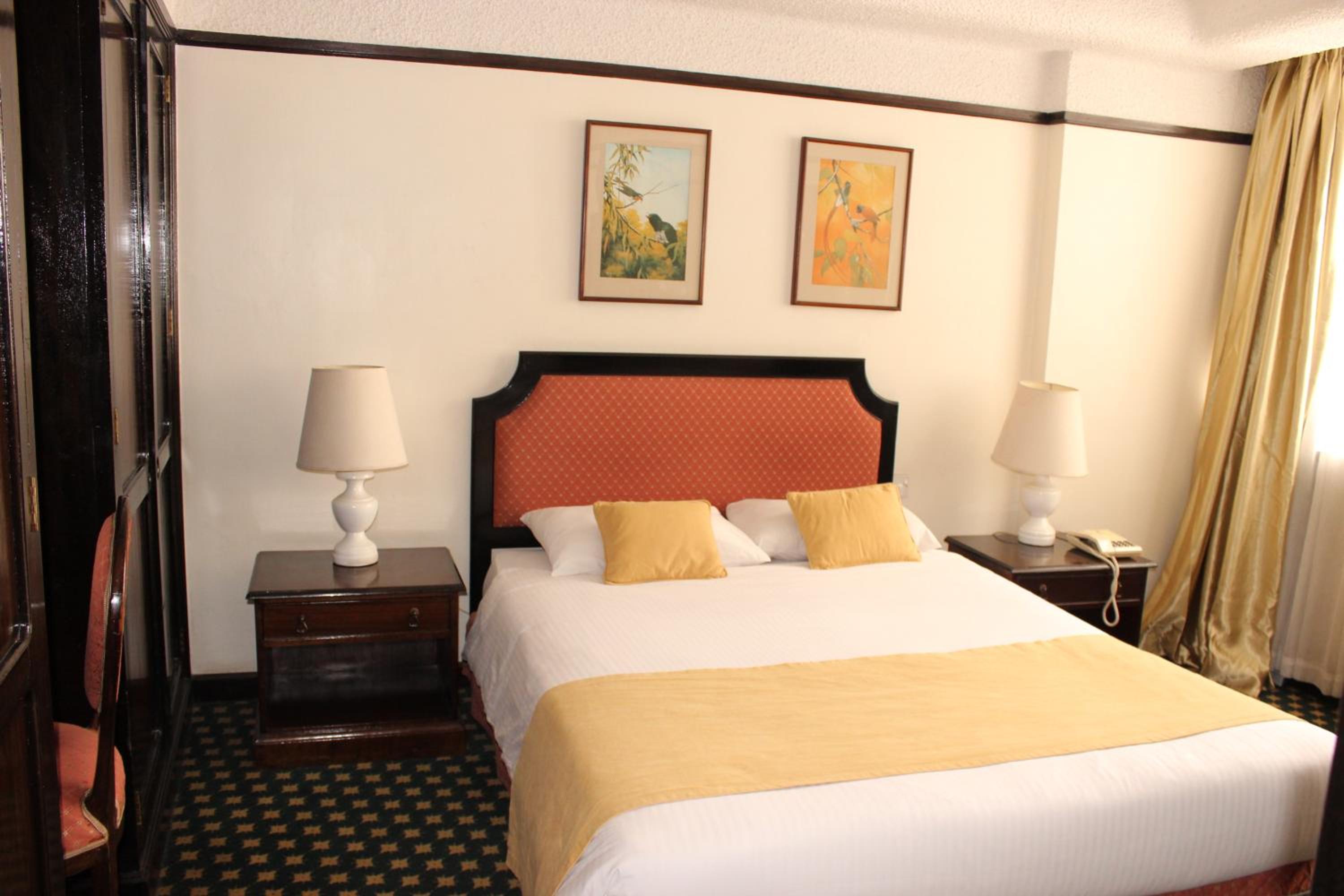 Suite with Balcony - Photo 16