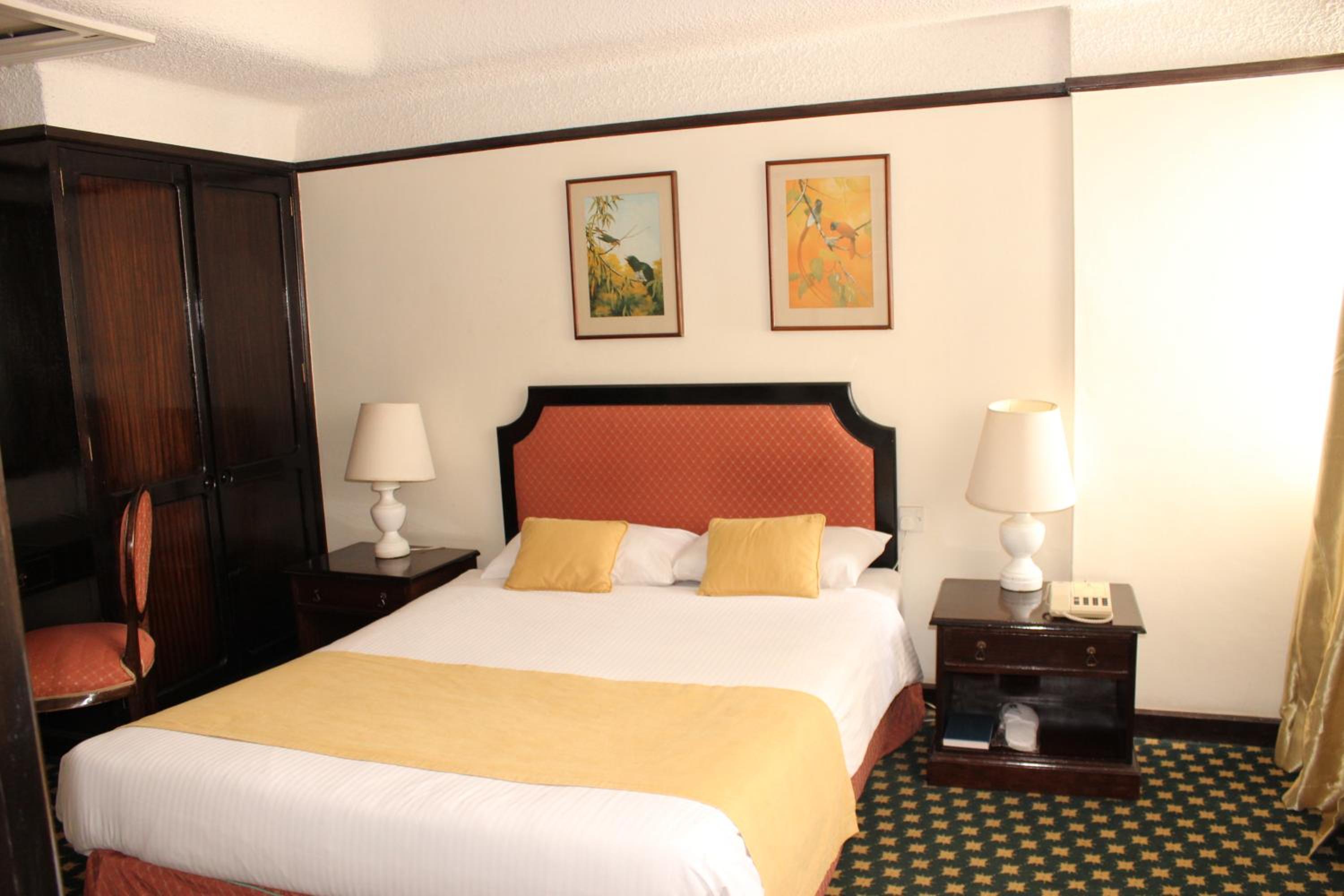 Suite with Balcony - Photo 15