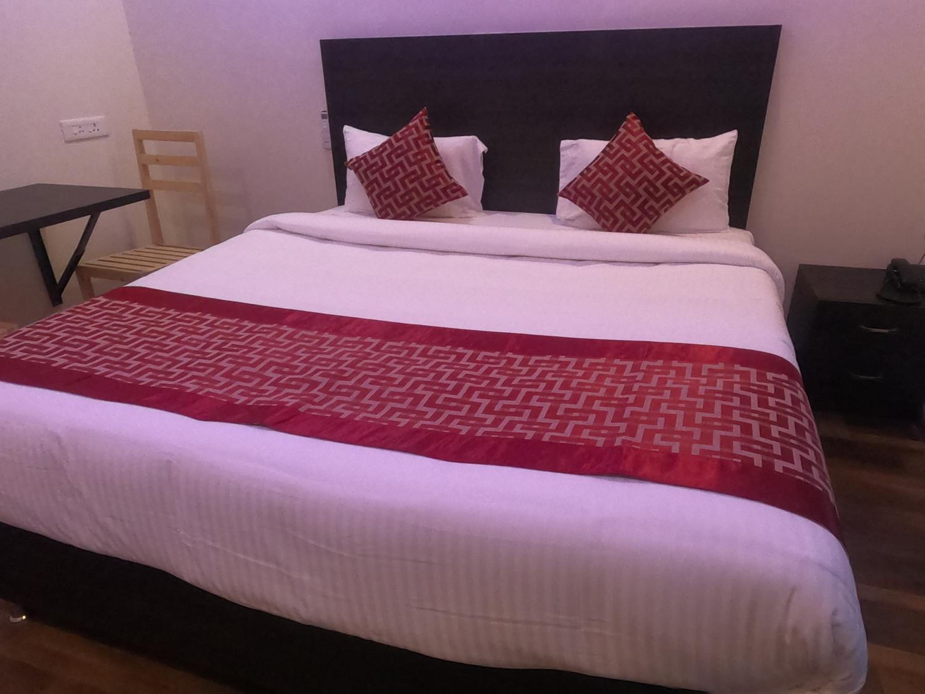 Standard Double Room - Photo 3