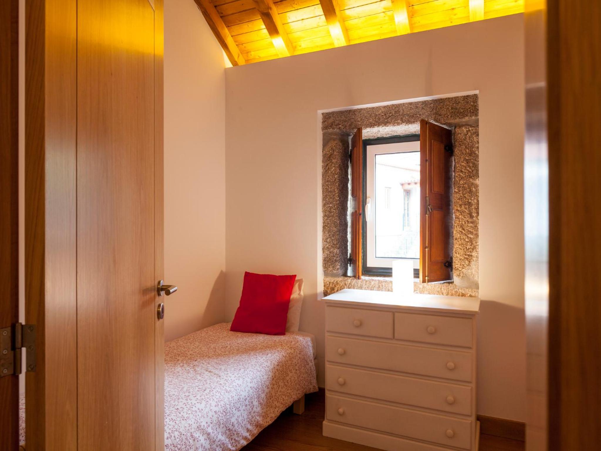 Two-Bedroom House - Photo 5