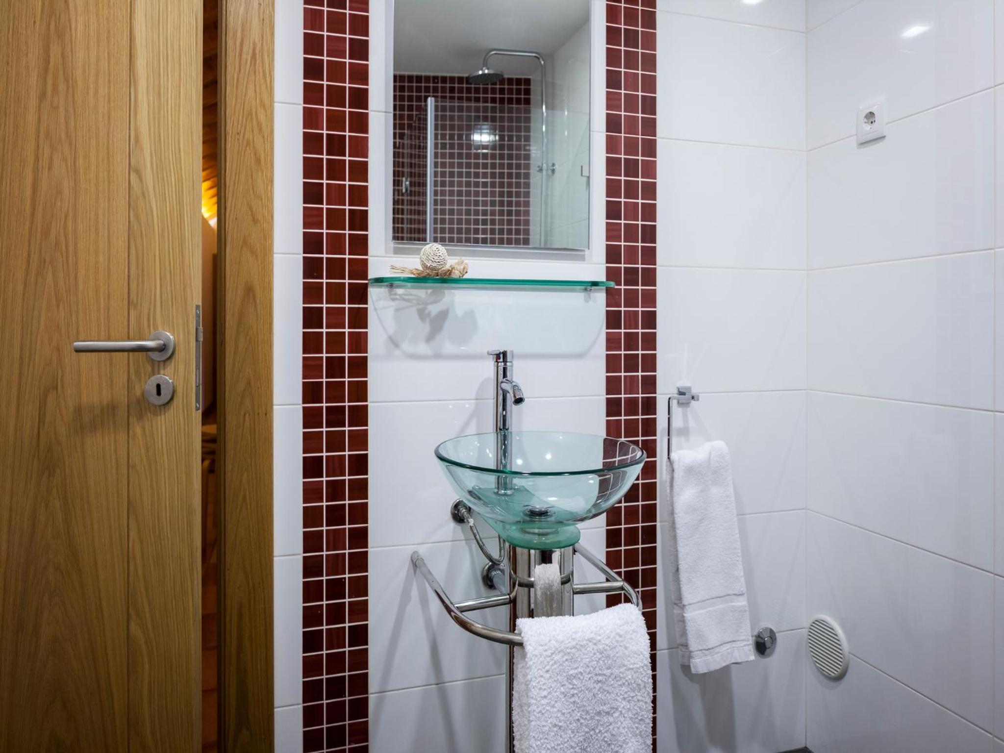 Two-Bedroom House - Photo 4