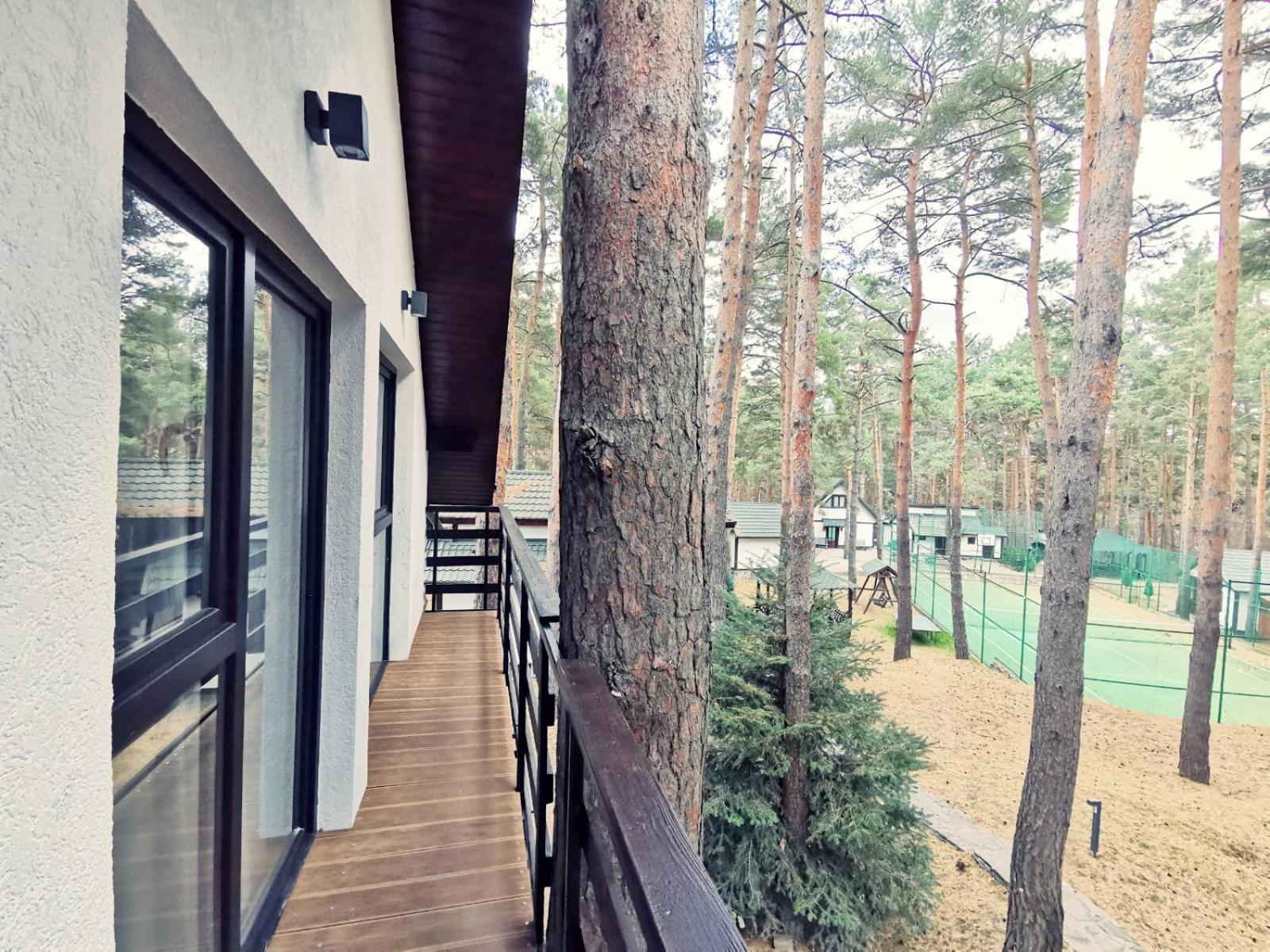 Deluxe Double Room with Balcony - Photo 4
