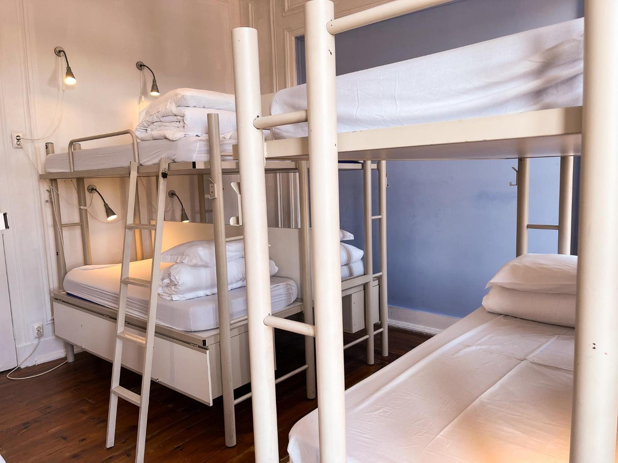 Bed in 6-Bed Female Dormitory Room with Shared Bathroom