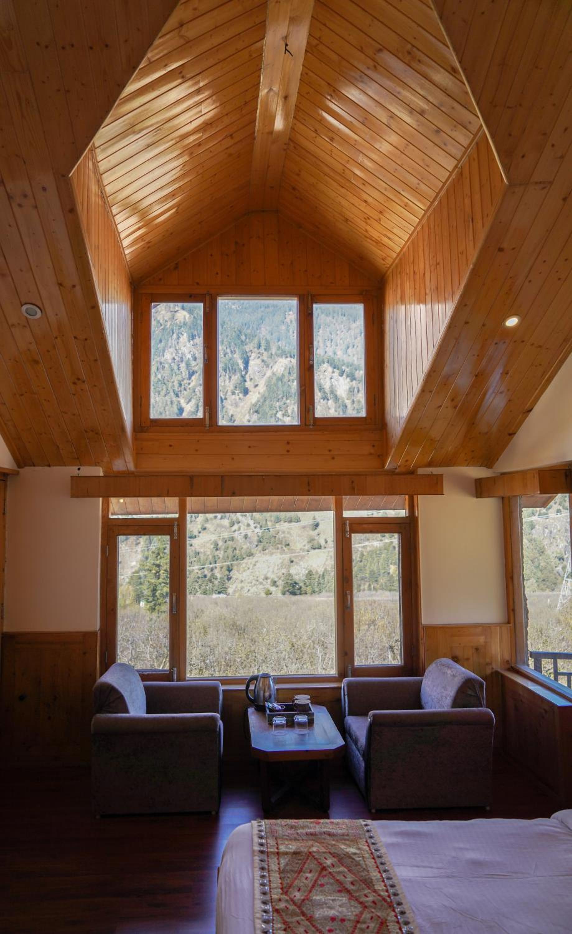 Double Room with Mountain View - Welcome Drink, Complimentary 2pcs Laundry, Late Check out upto 2hrs - Photo 16