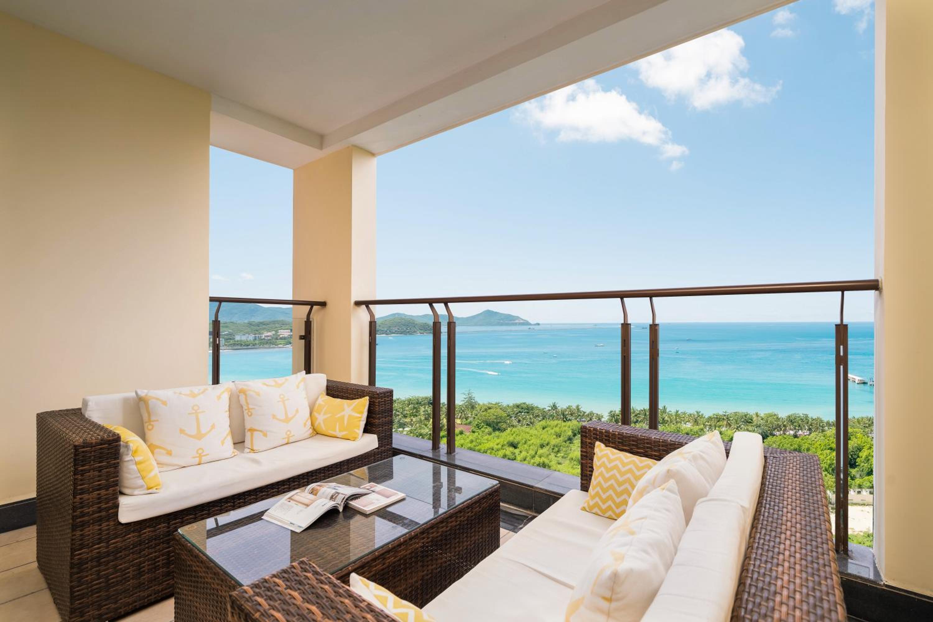 Two-Bedroom Apartment with Sea View - Photo 10