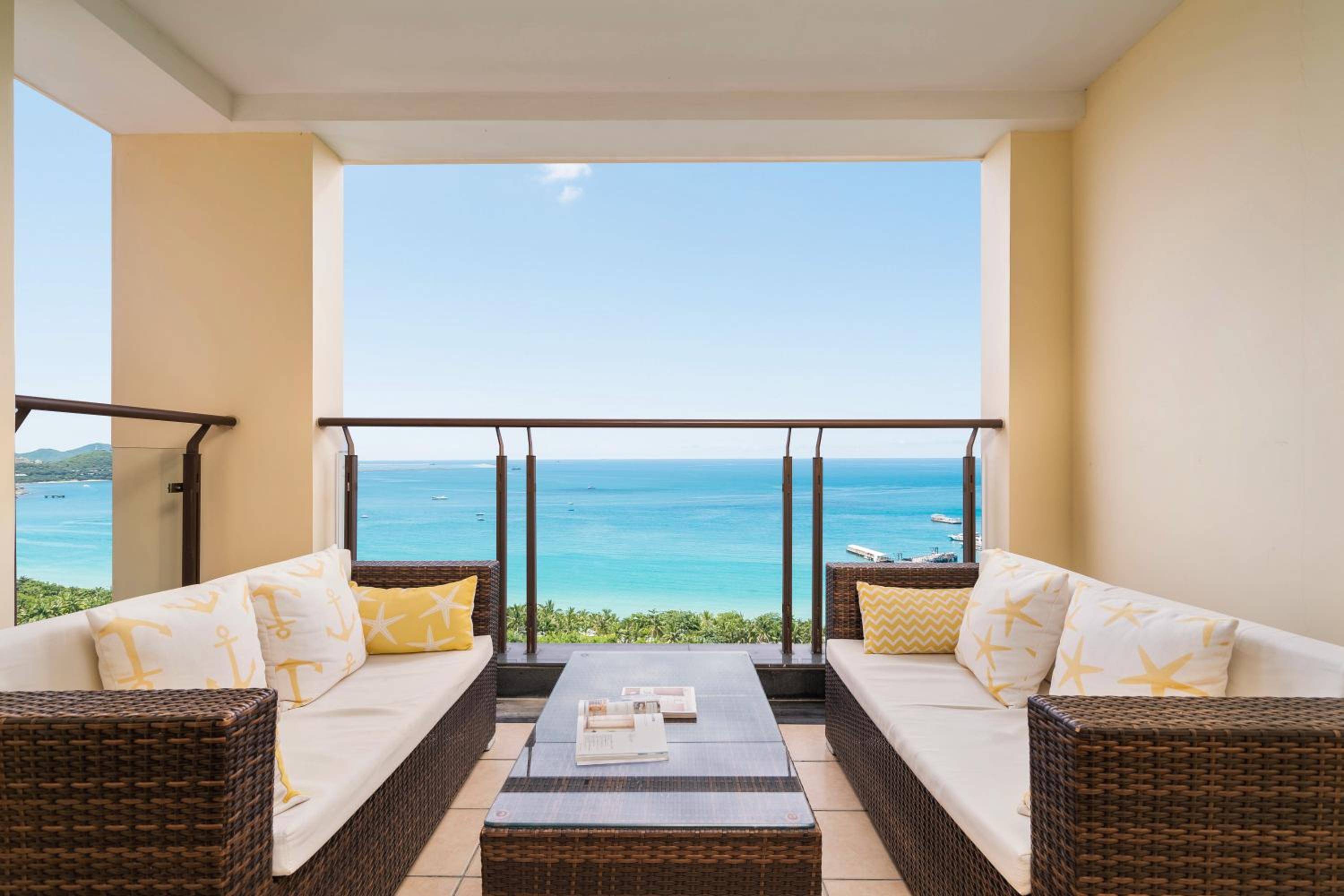 Two-Bedroom Apartment with Sea View - Photo 11