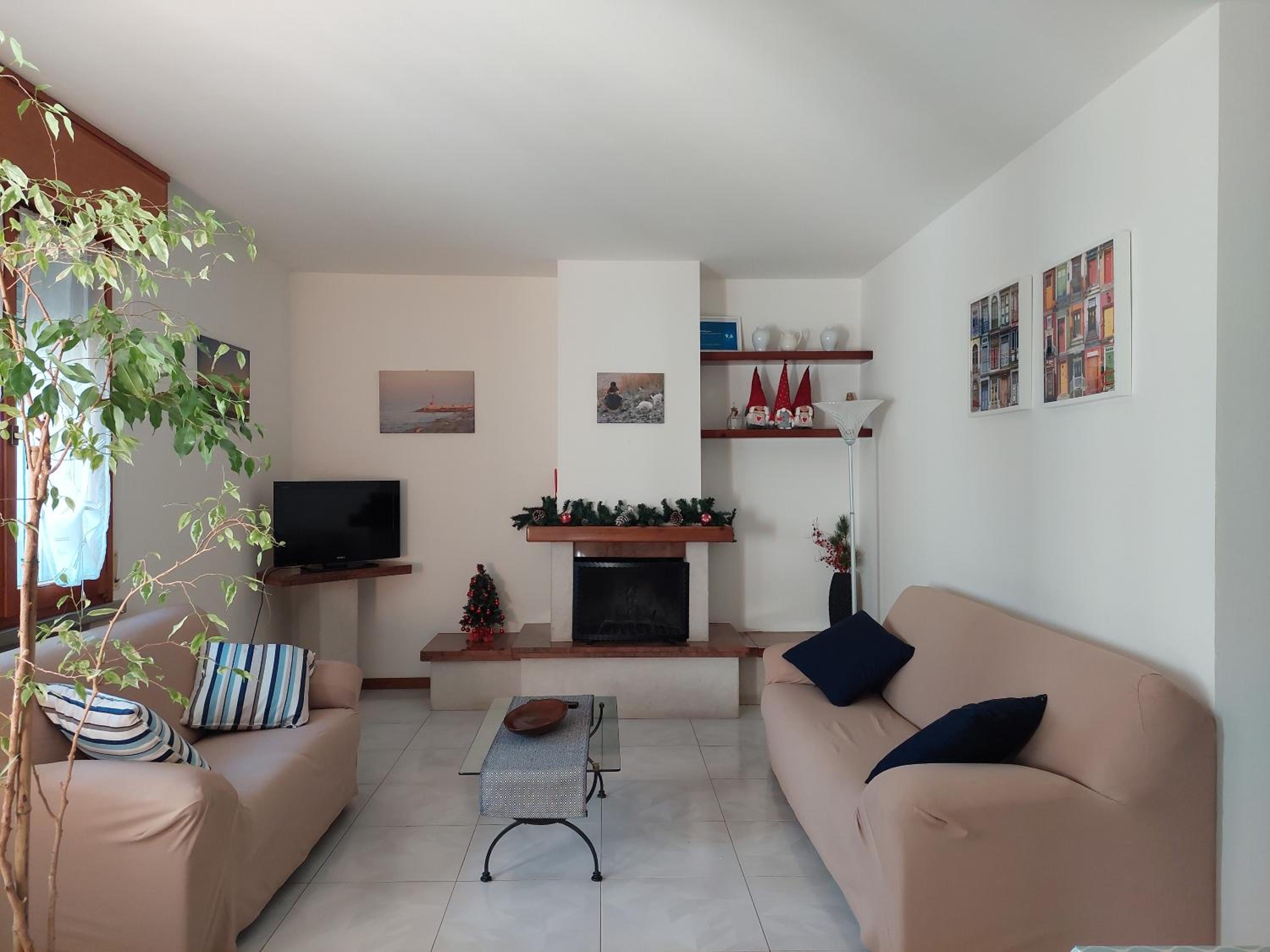 Three-Bedroom Apartment photo 3