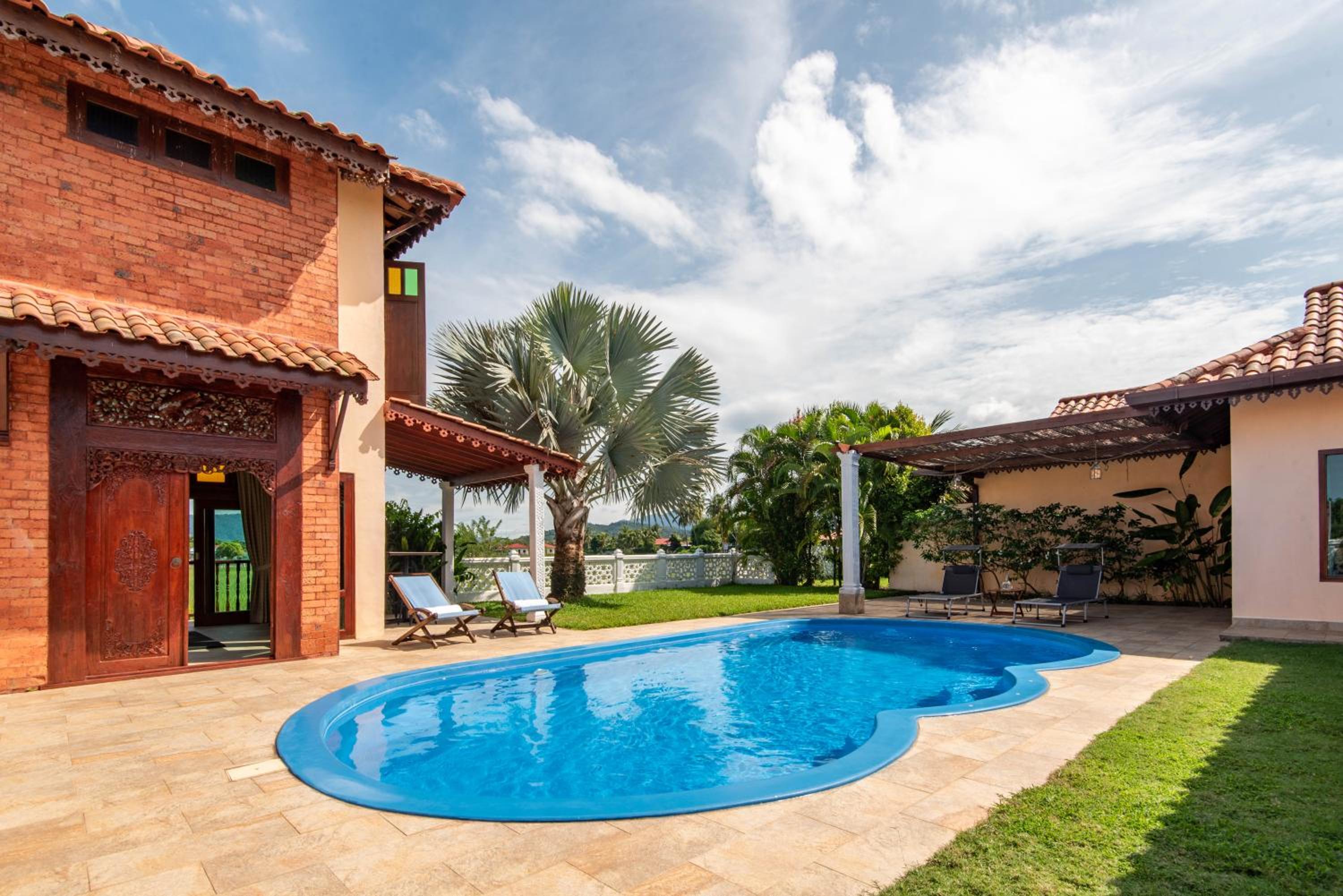 Anggun Villa - Photo 1