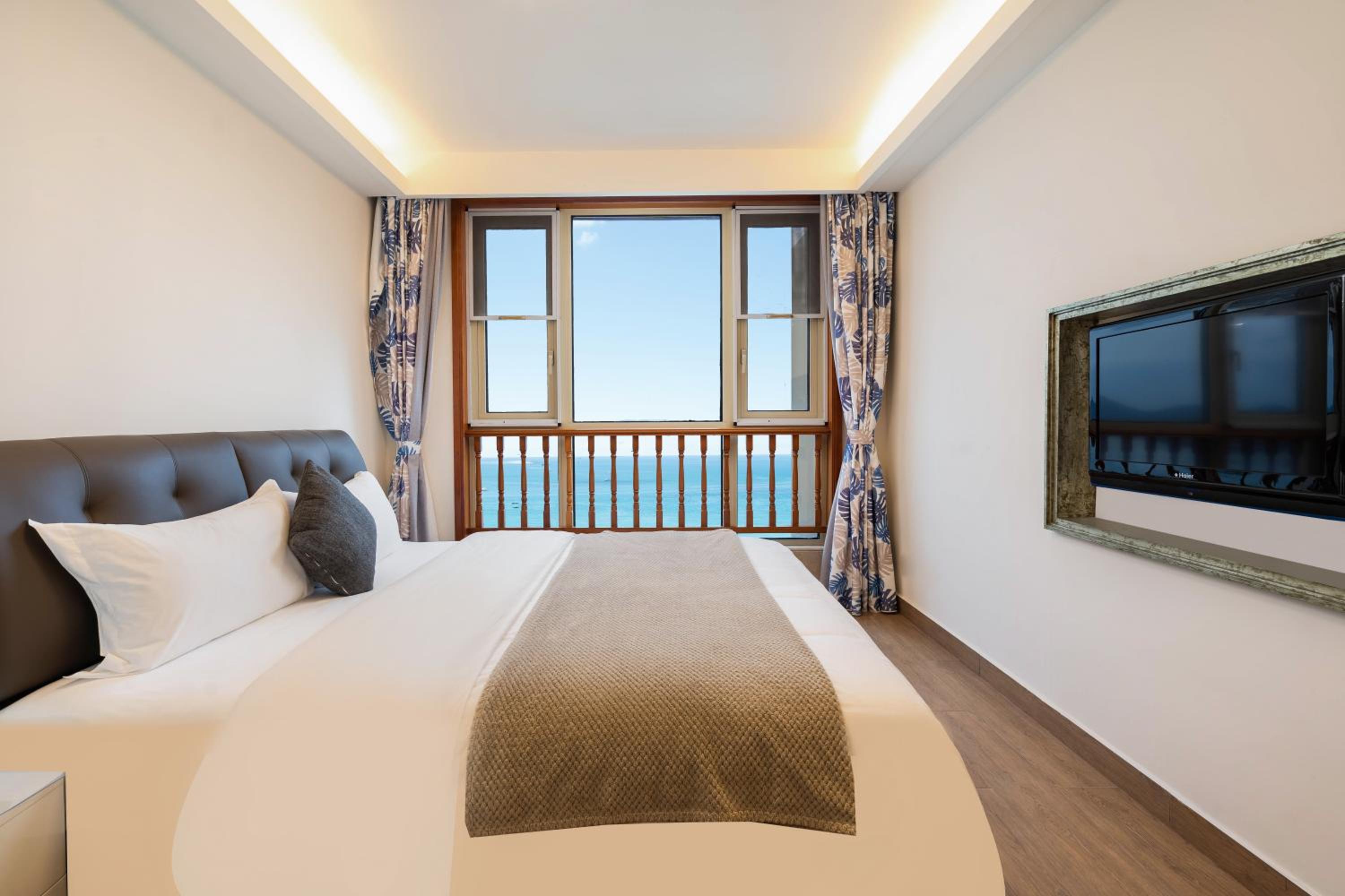 Two-Bedroom Apartment with Sea View - Photo 21