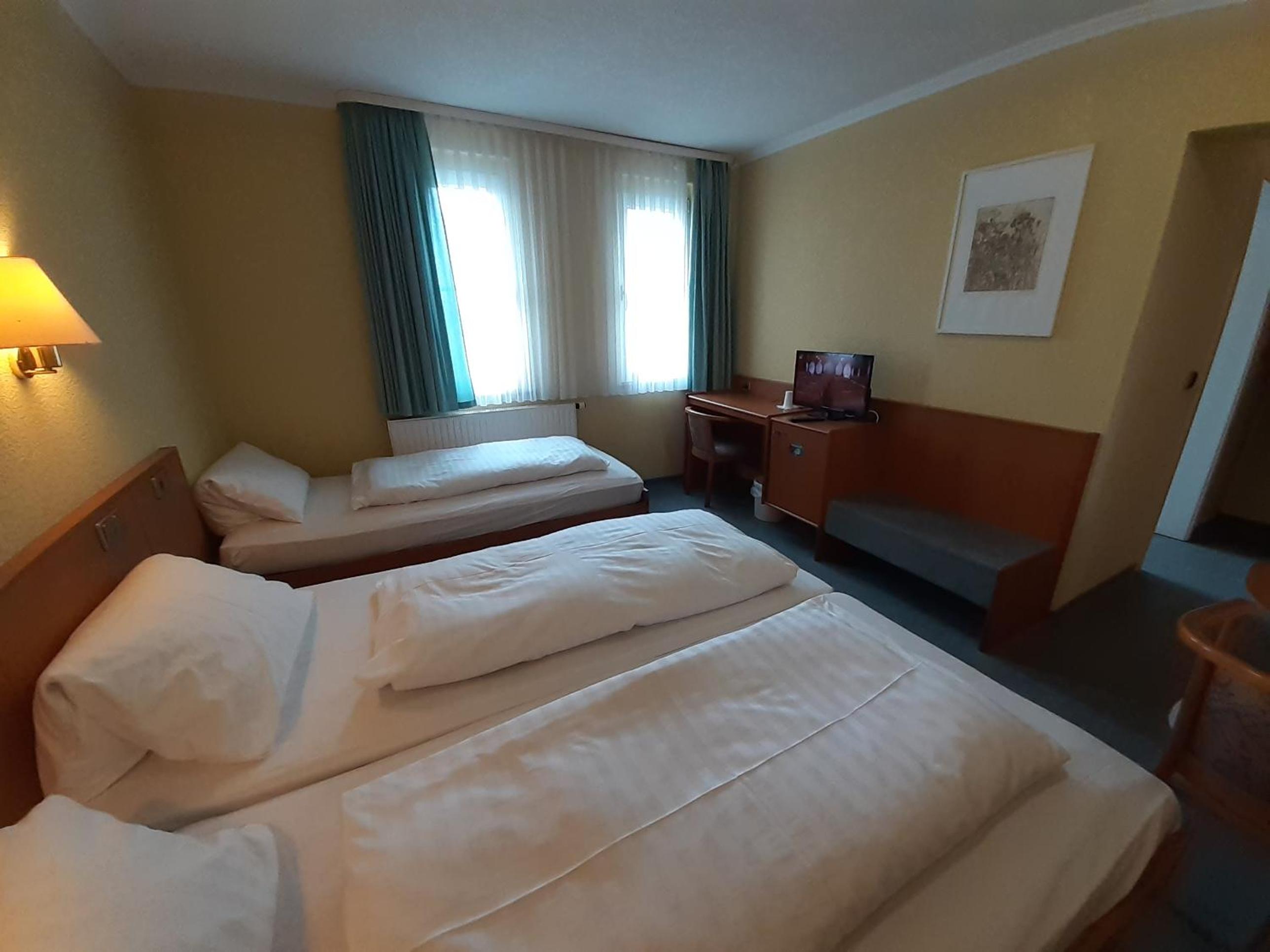 Standard Triple Room - Photo 1