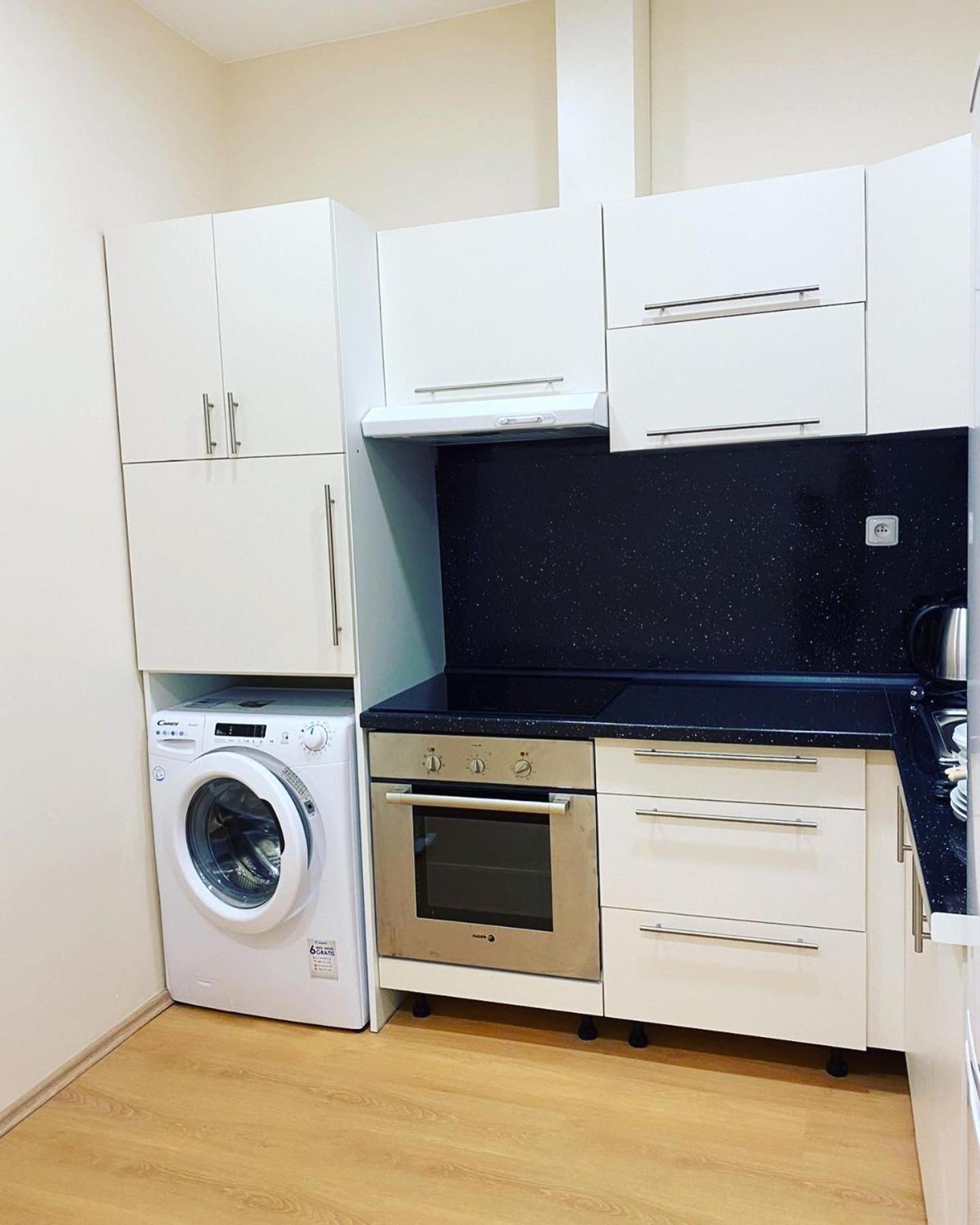 One-Bedroom Apartment - Photo 3