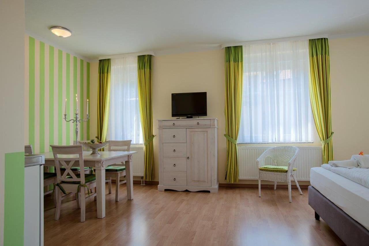 One Room Apartment - Lake Side photo 3