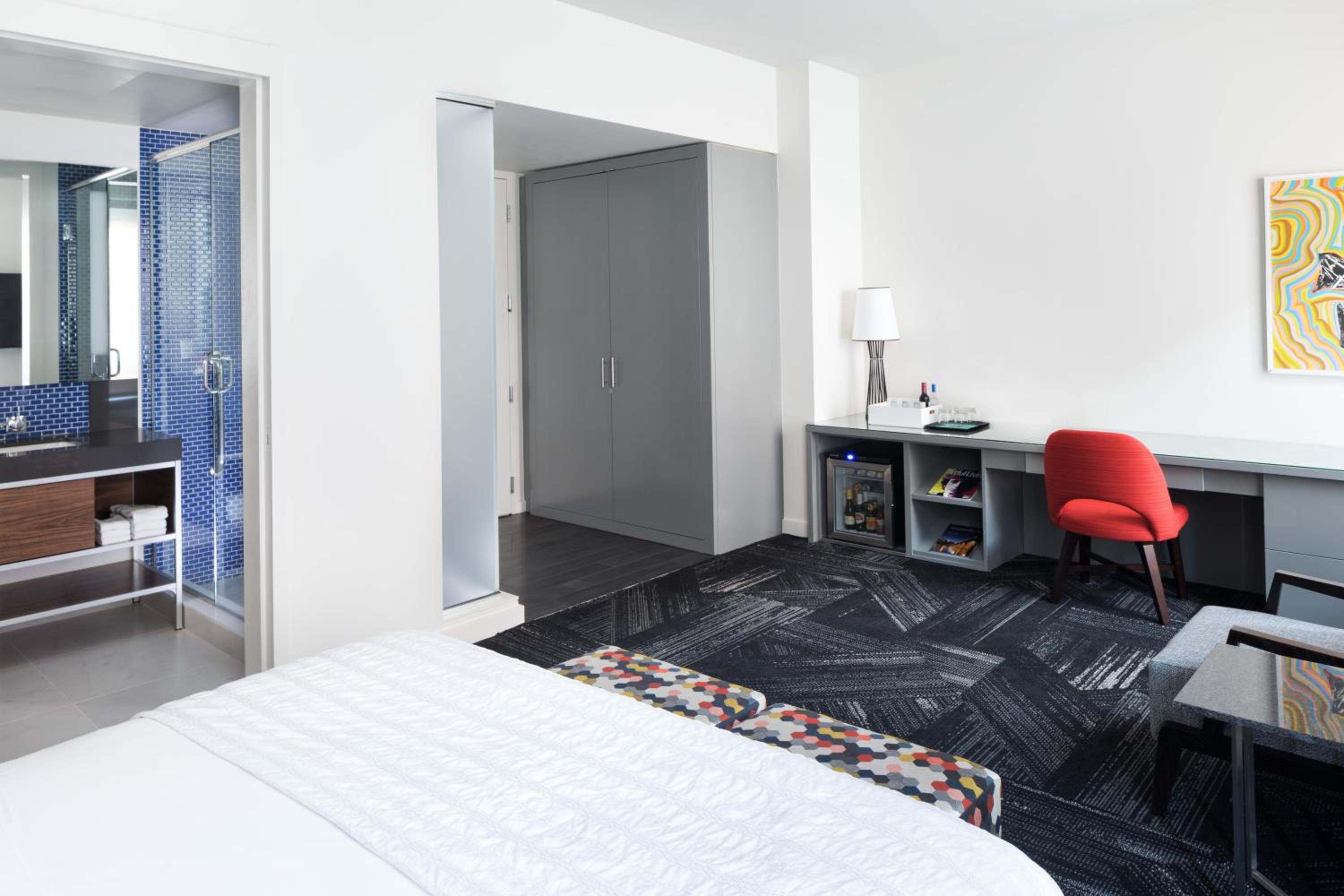 Standard King Room - Photo 4