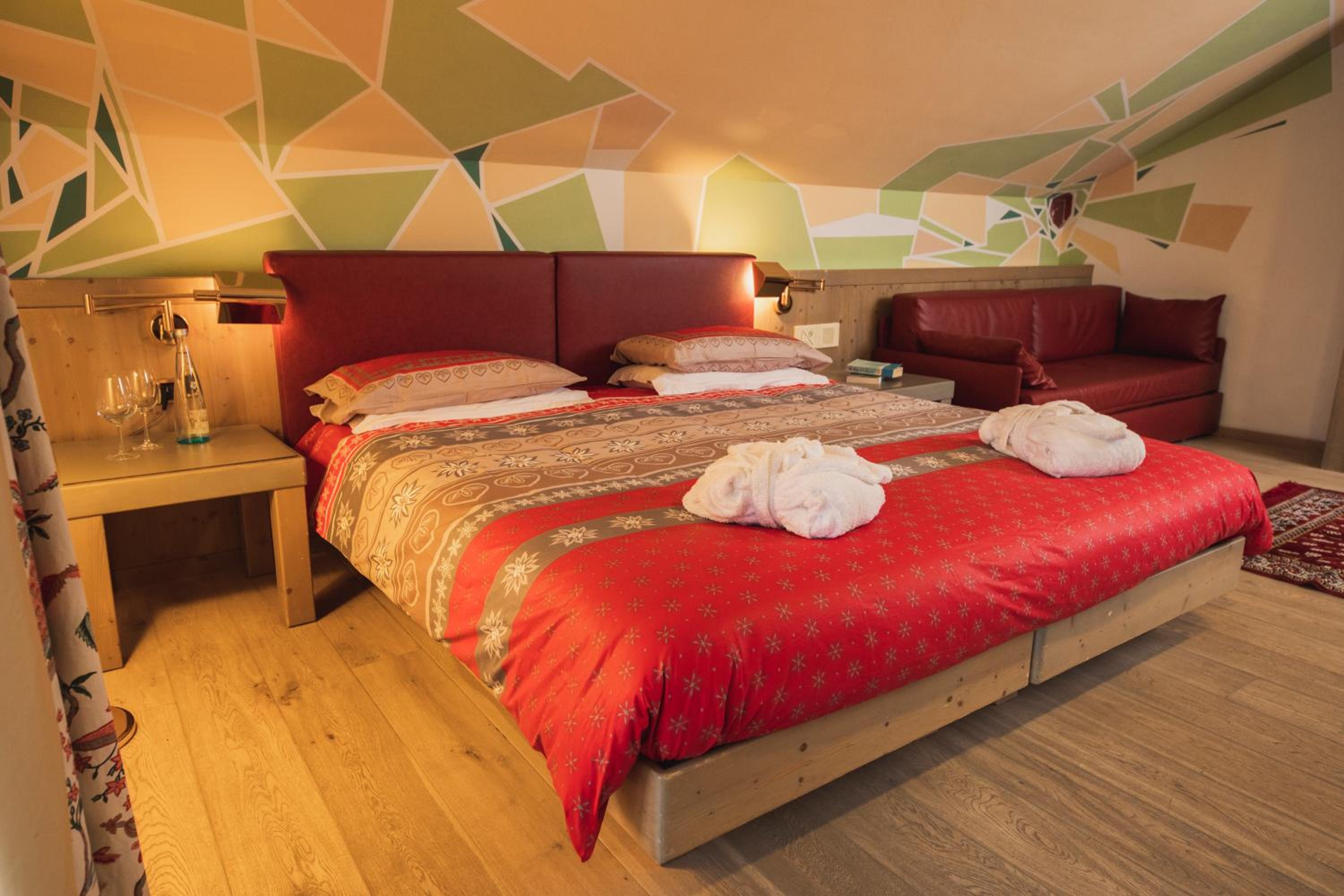 Double or Twin Room with Balcony - Photo 10