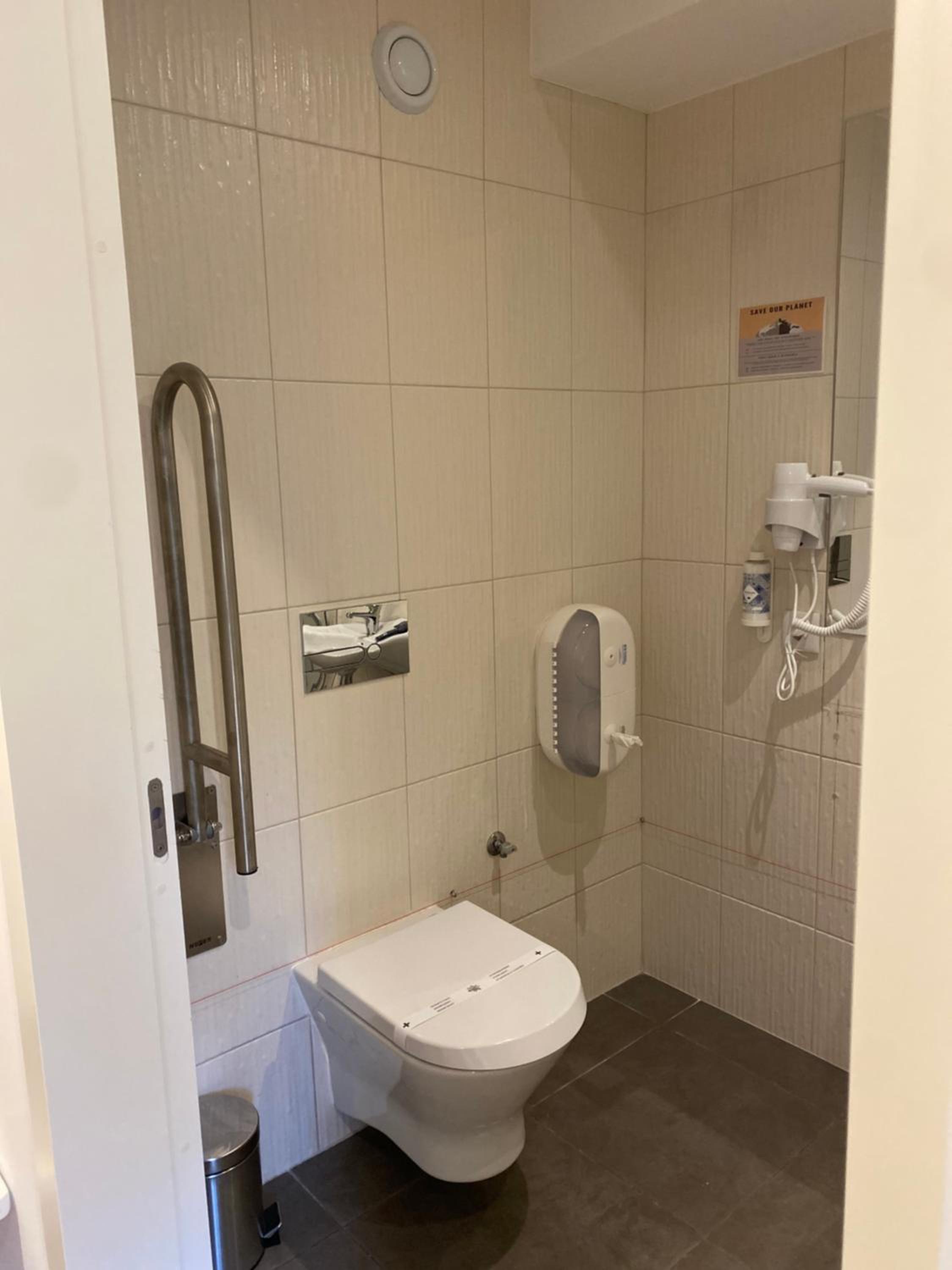 Double Room - Disability Access photo 2