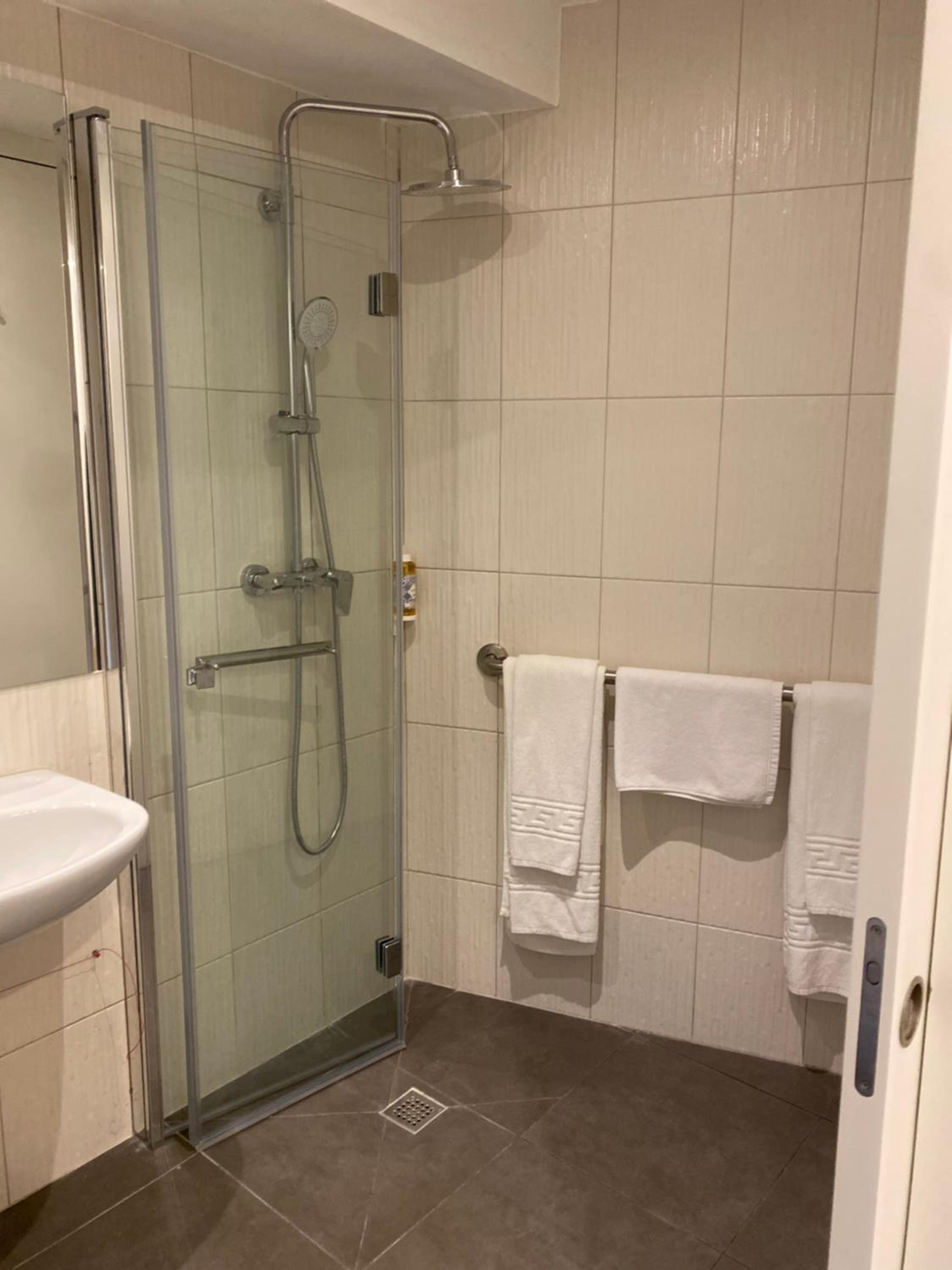 Double Room - Disability Access photo 3
