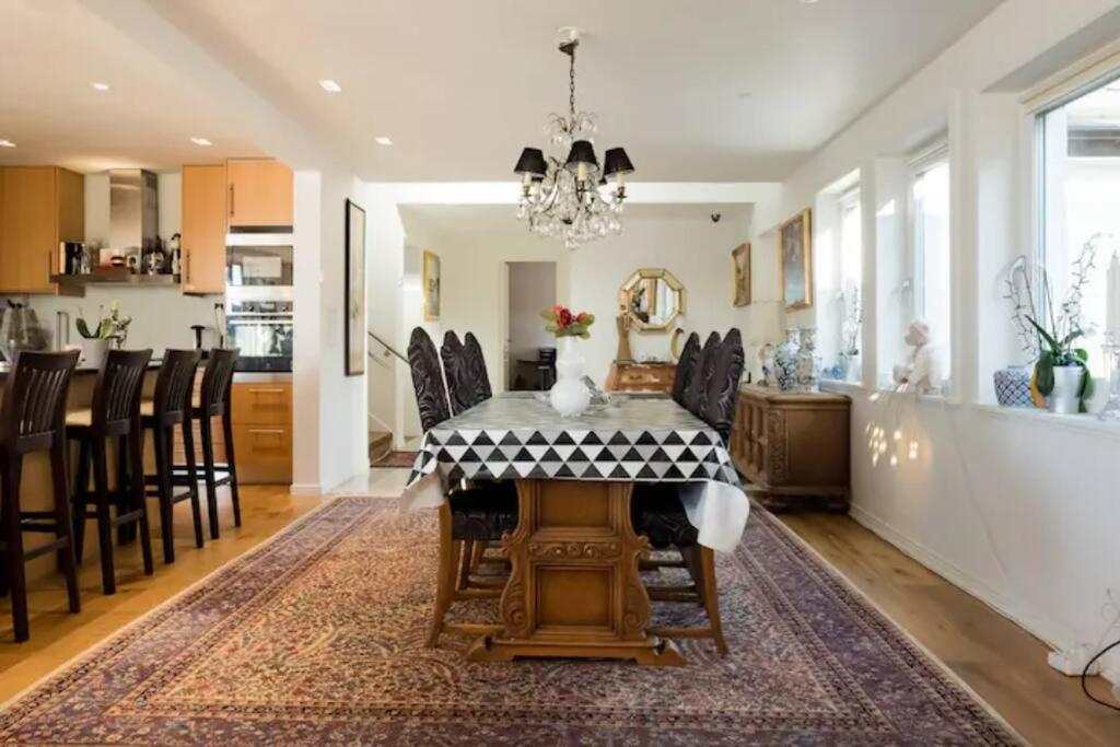Three-Bedroom Villa photo 2