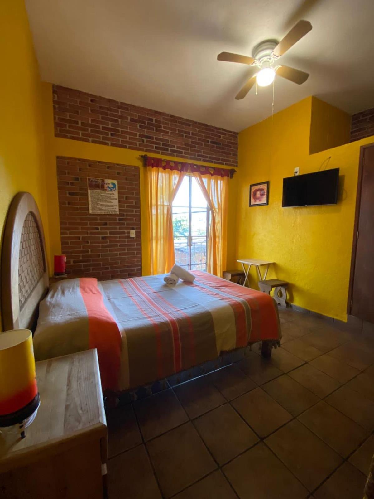 Double Room - Photo 18