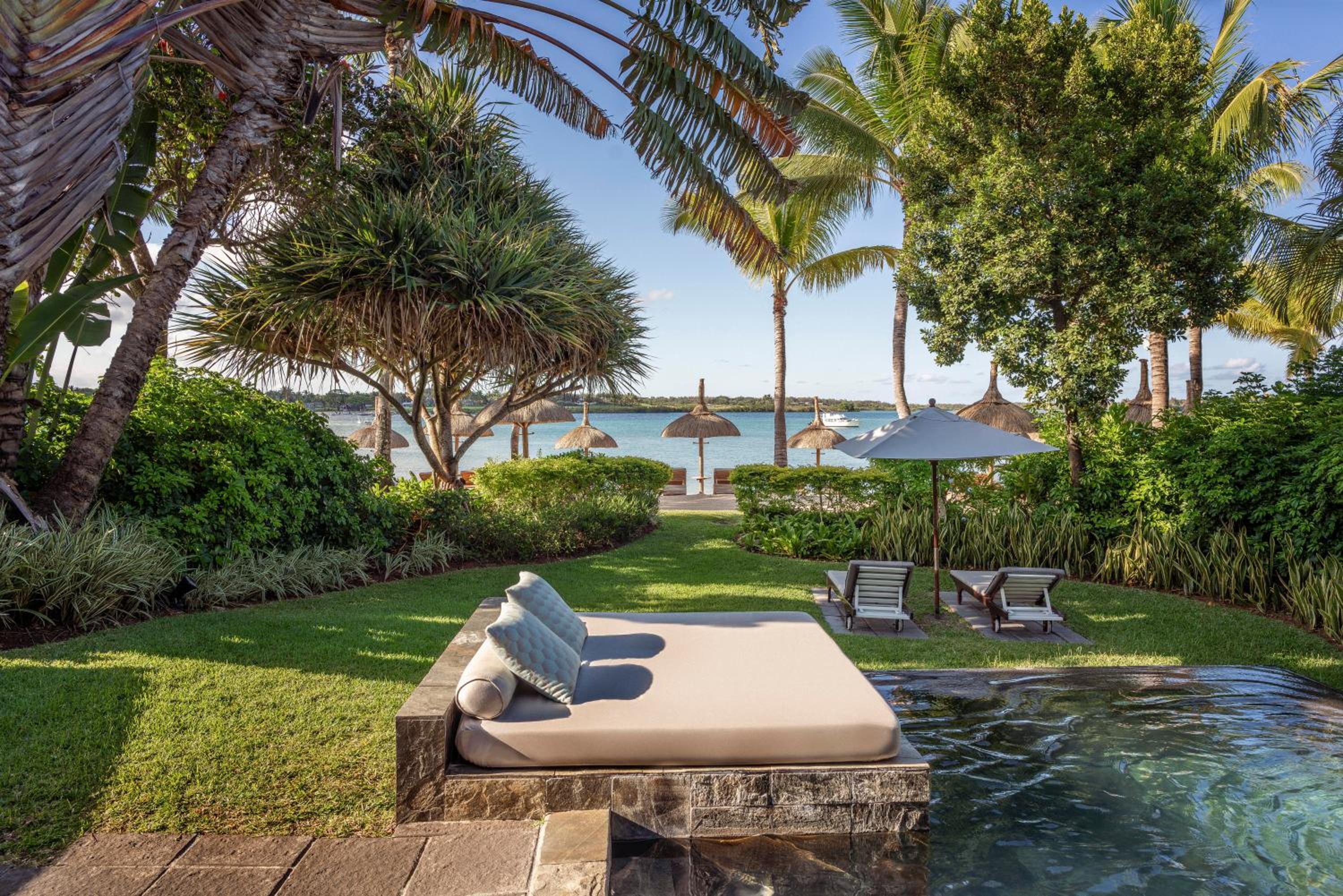 Beach View Pool Villa 2 Queens