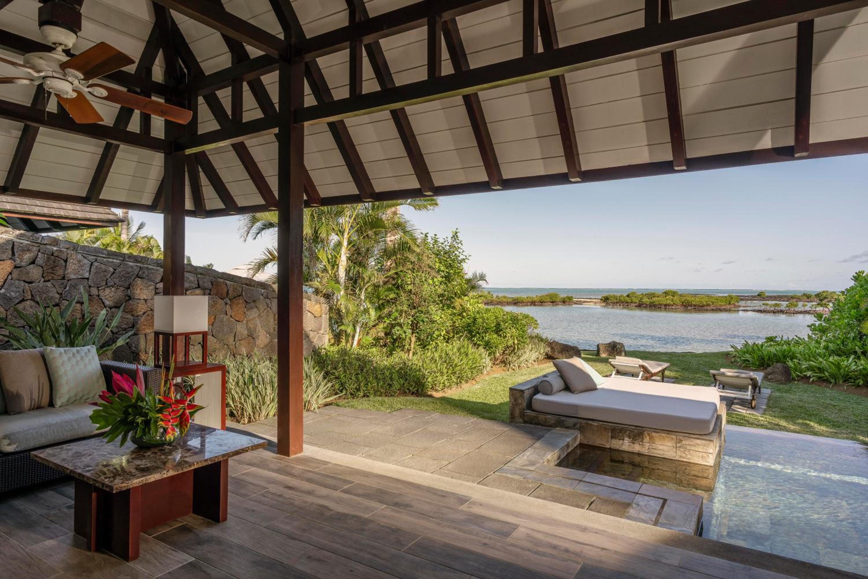 Oceanfront Pool Villa King