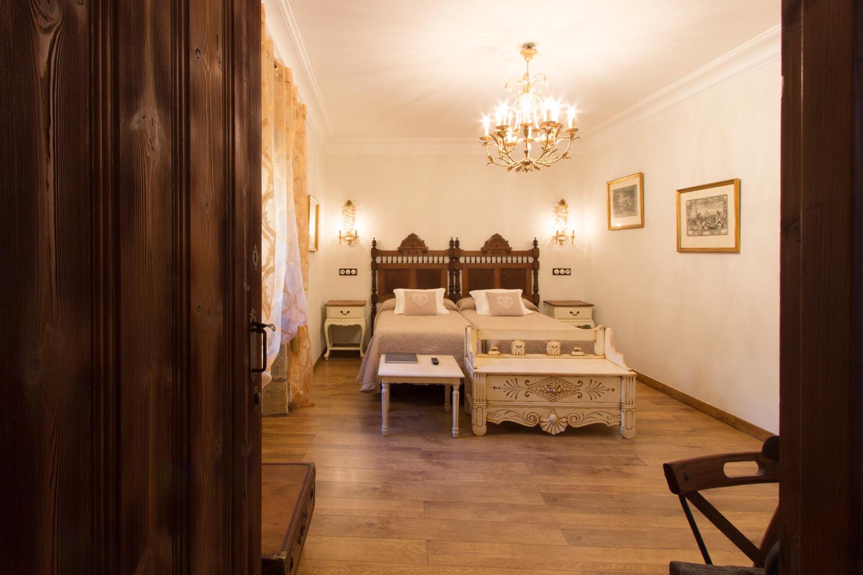 Twin Room - Photo 8