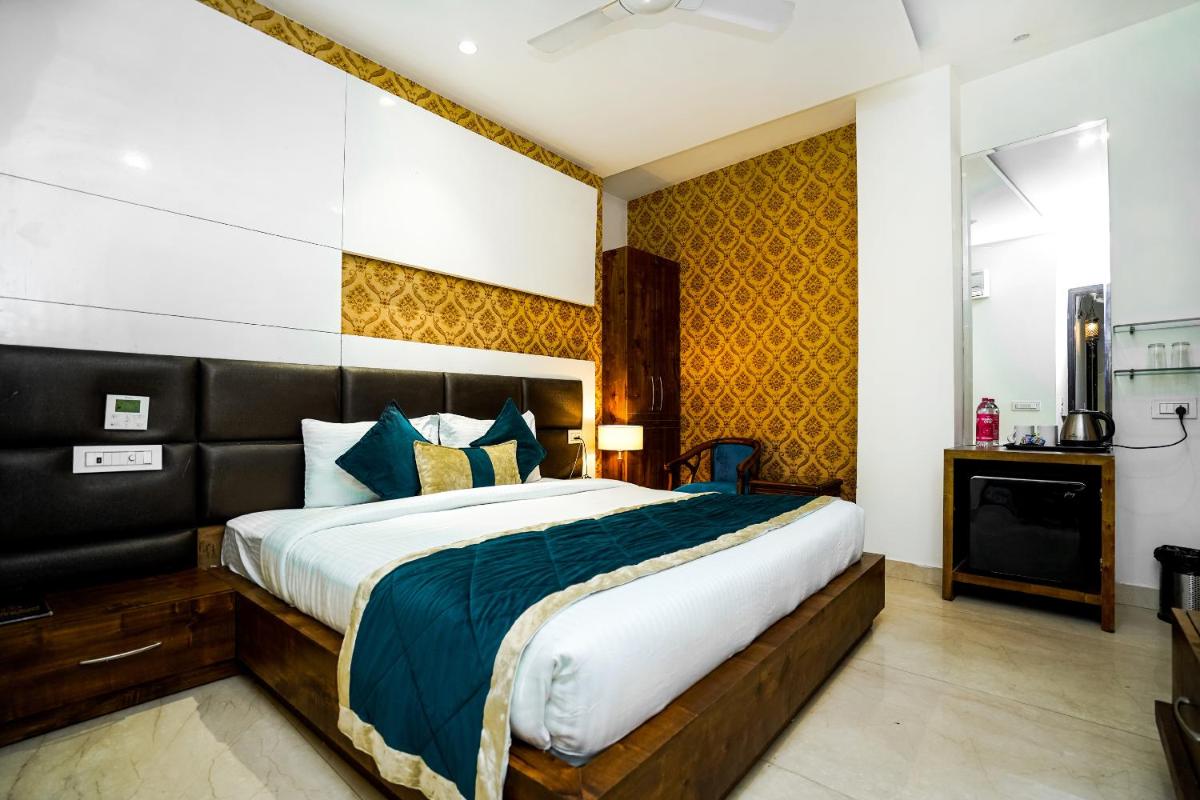 Deluxe Room - Photo 6