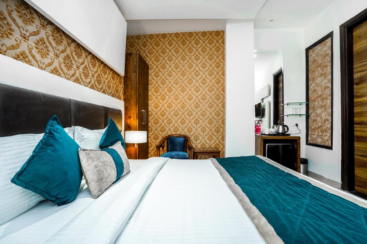 Deluxe Room - Photo 11