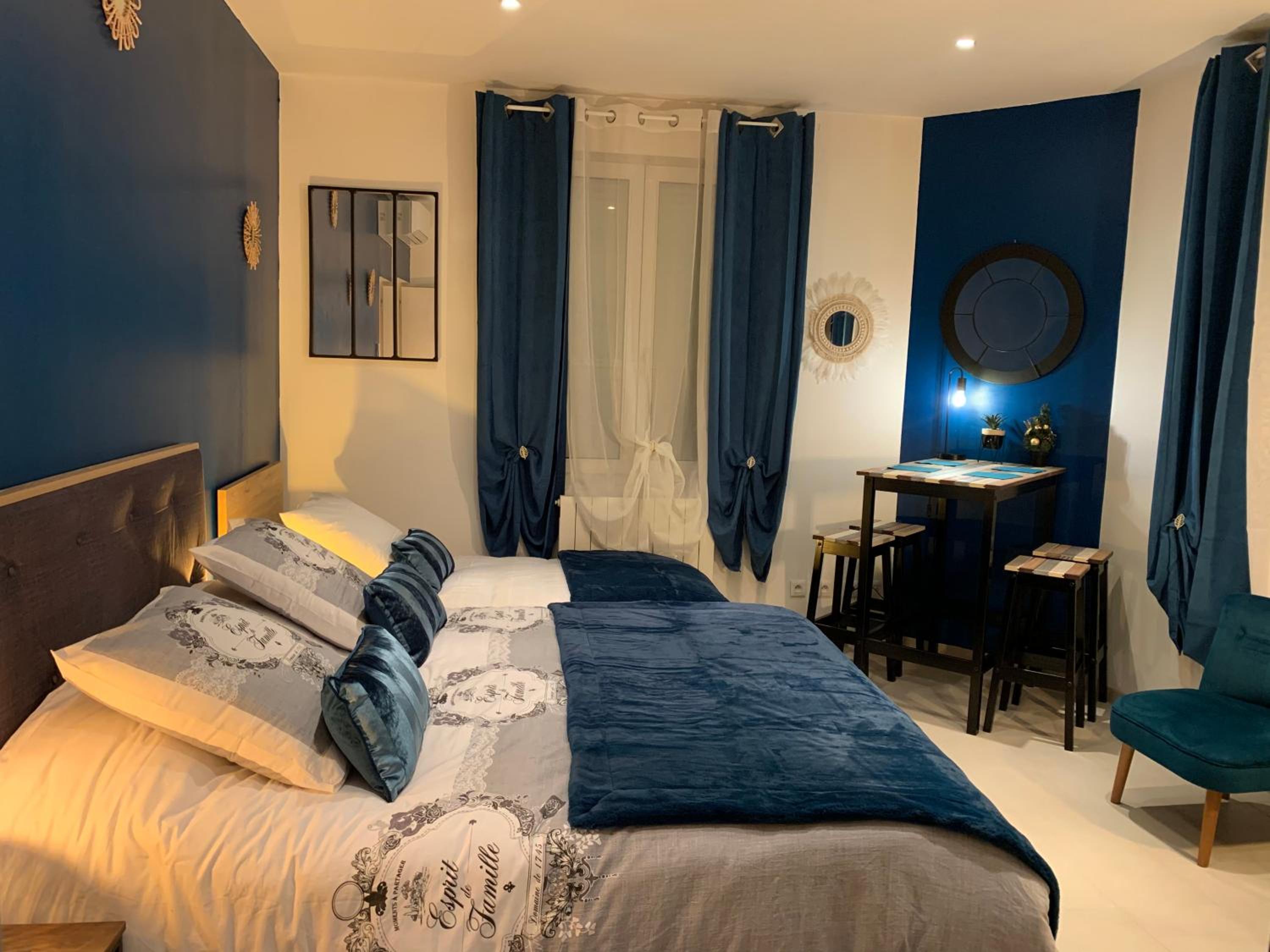 Deluxe Double Room with Shower