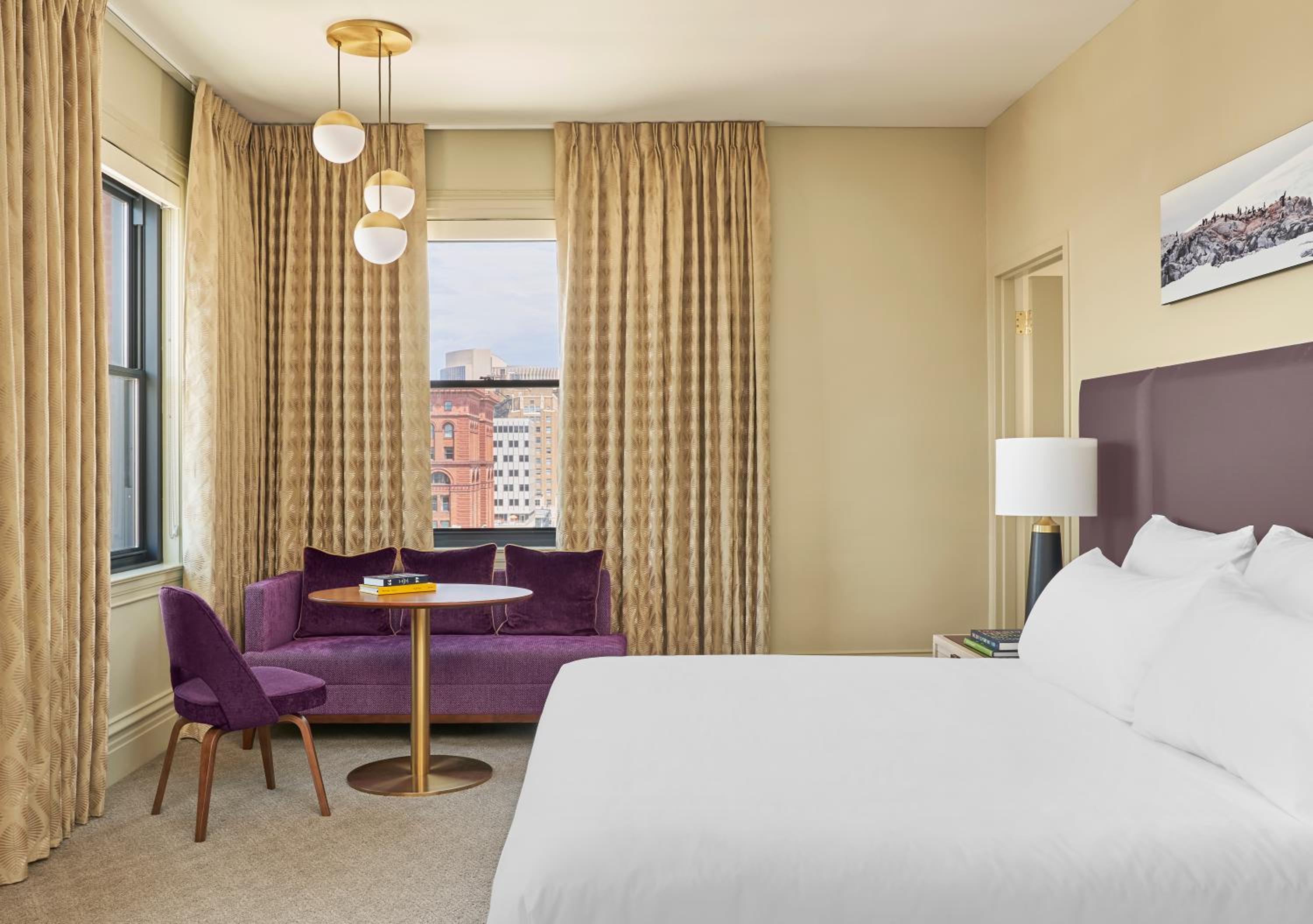 Corner King Room