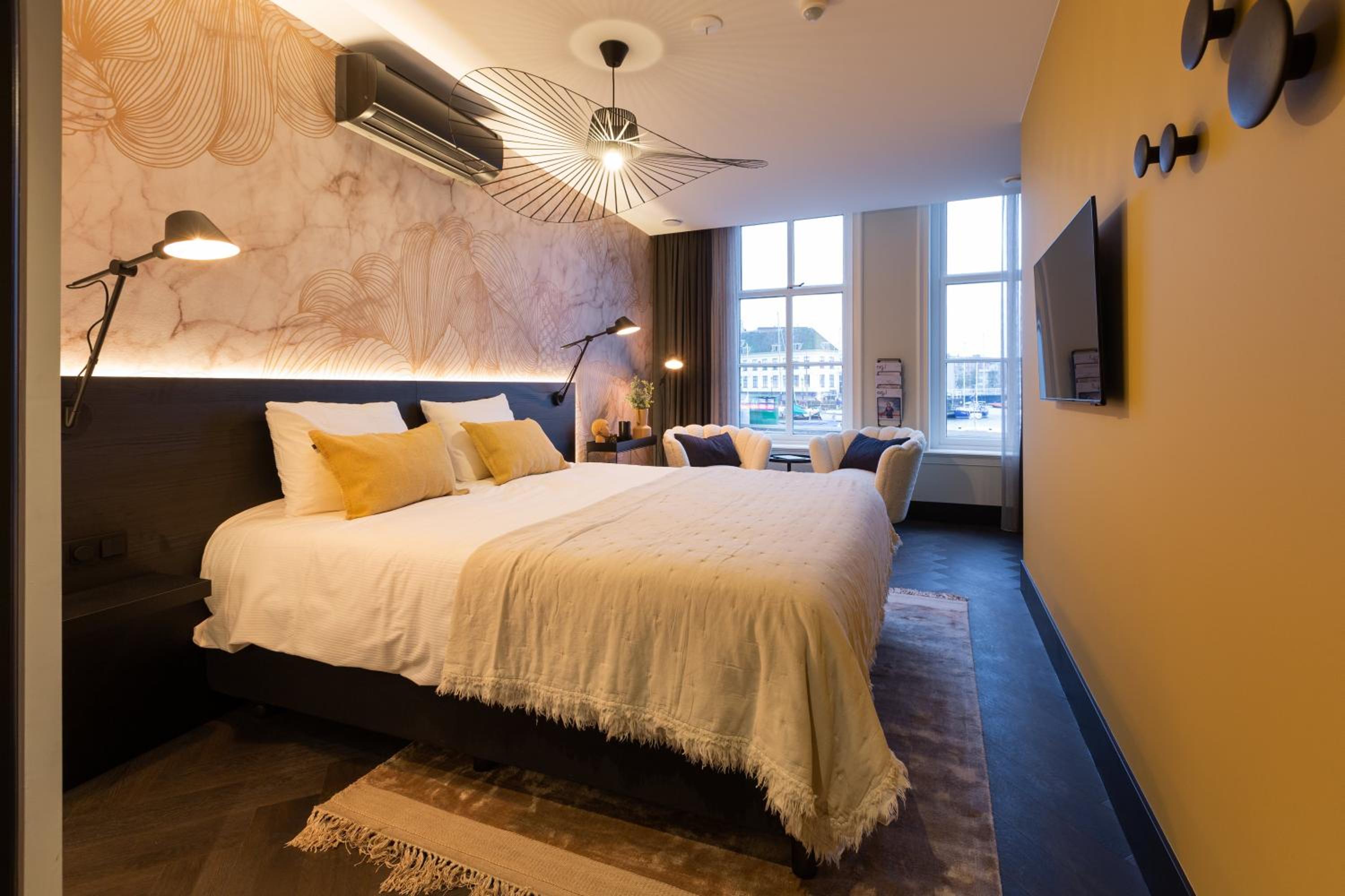 Junior suite with view on the harbor - Photo 1